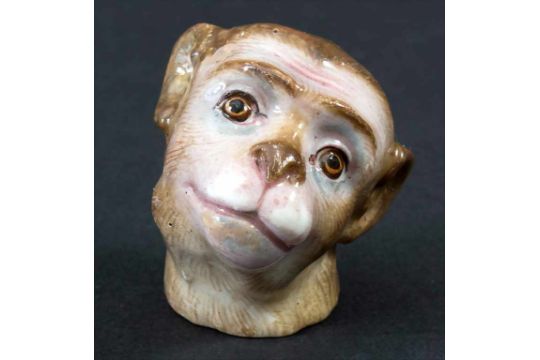 Affenkopf / A monkey's head, Meissen, 19. Jh.Material: Porzellan, glasiert und farbig - Bild 2 aus 8