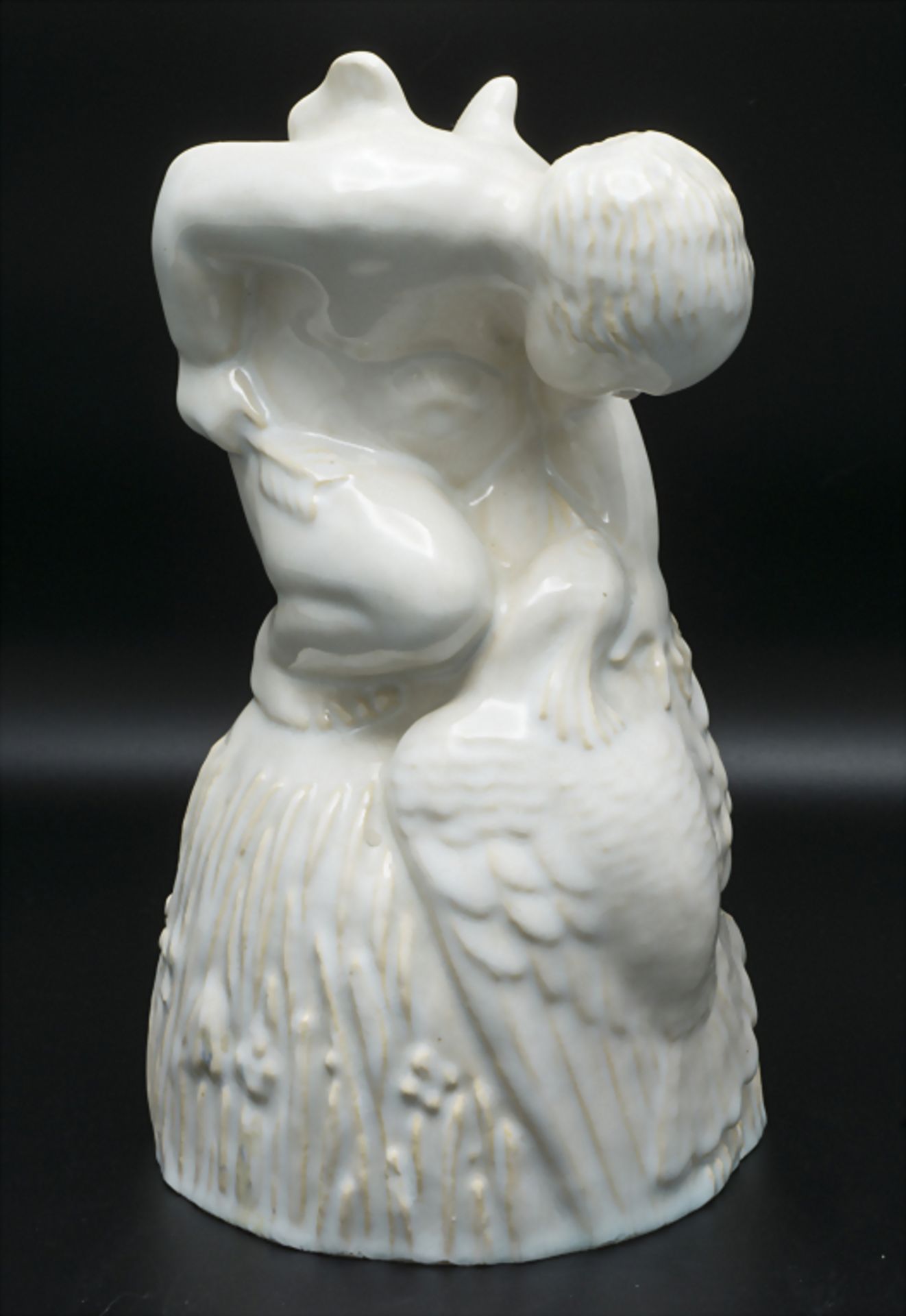 Jugendstil Plastik 'Putto mit Vogel'