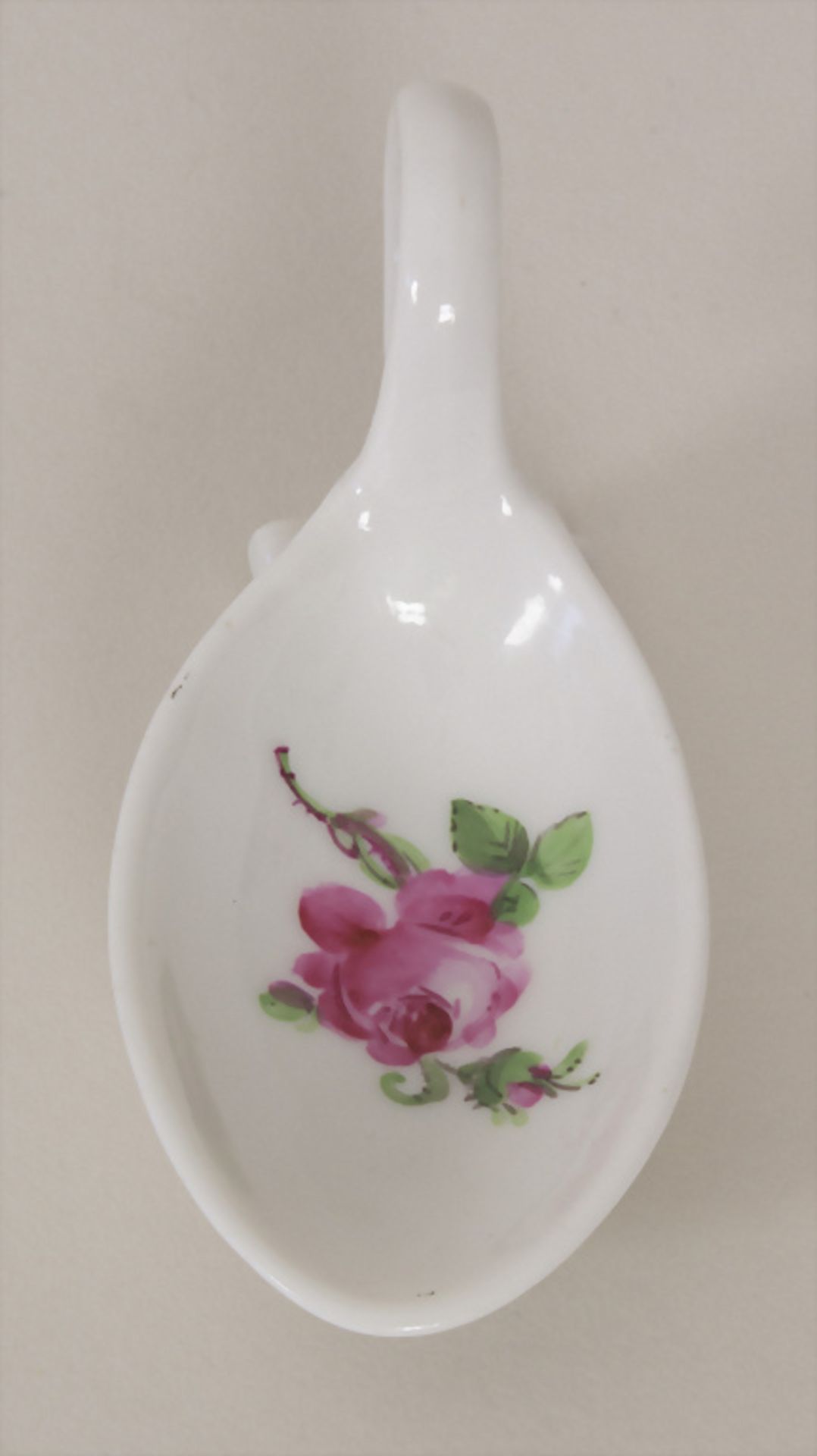 Seltener Löffel 'Rote Rose' / A rare spoon with rose pattern, Meissen, Mitte 19. Jh. - Bild 2 aus 5