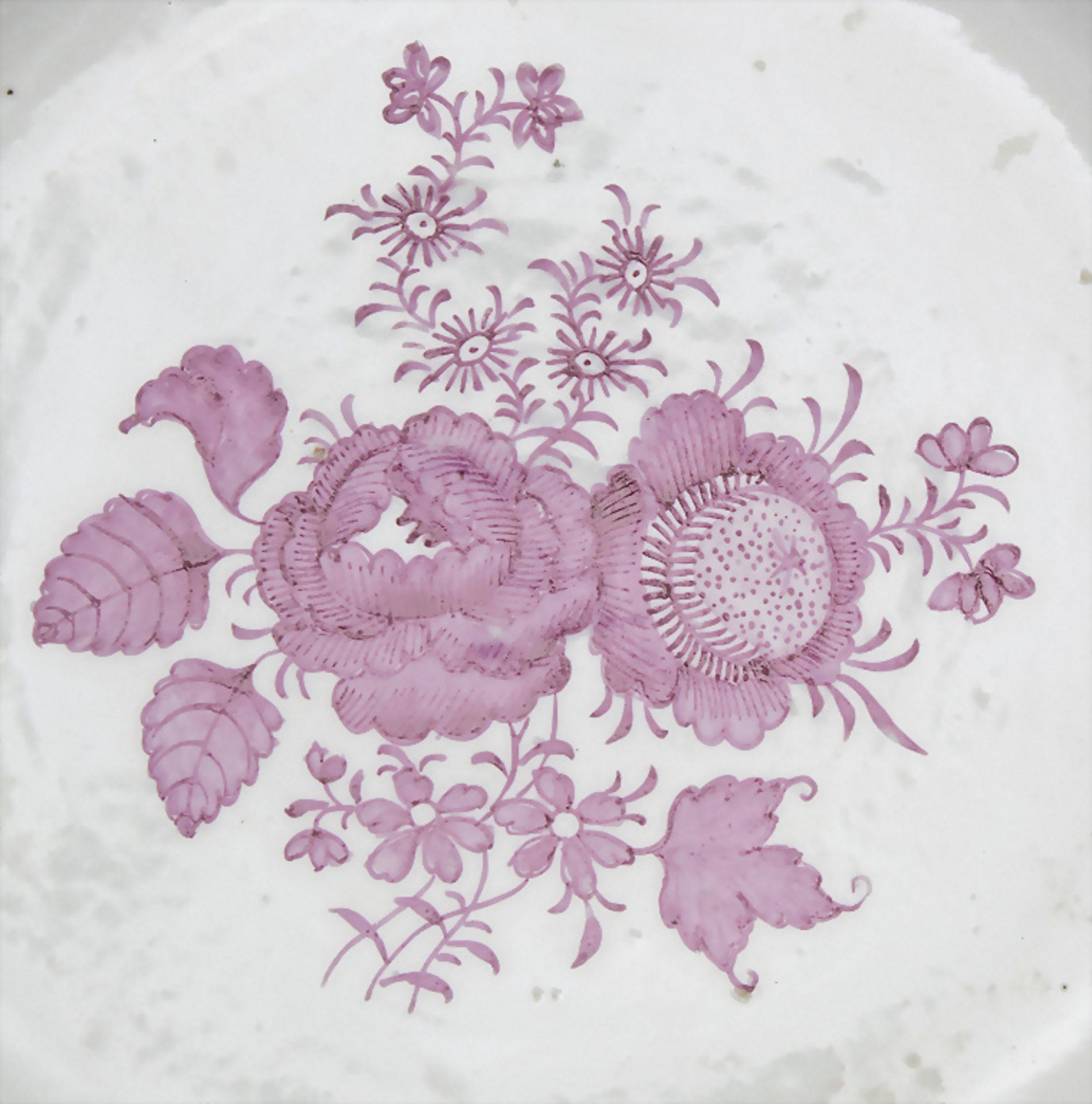 Porzellan-Teller mit Rosen- und Goldrankendekor / A porcelain plate with roses and gilt ... - Image 3 of 3