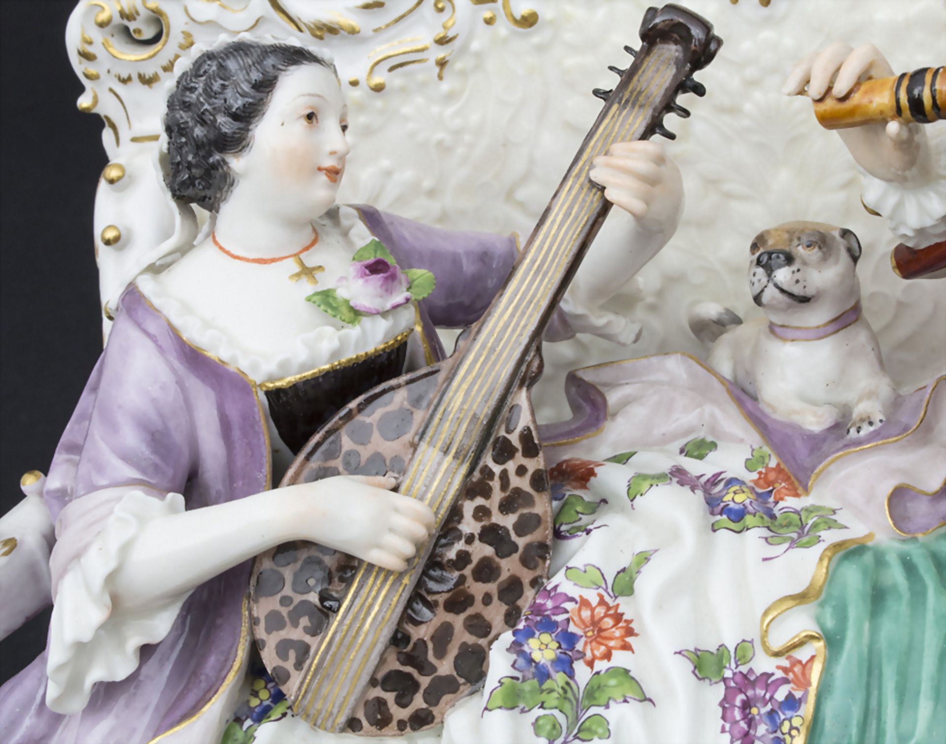 Musizierendes Paar mit Mops / A couple of musicians with a pug dog, Meissen, Mitte 19. Jh. - Image 6 of 9