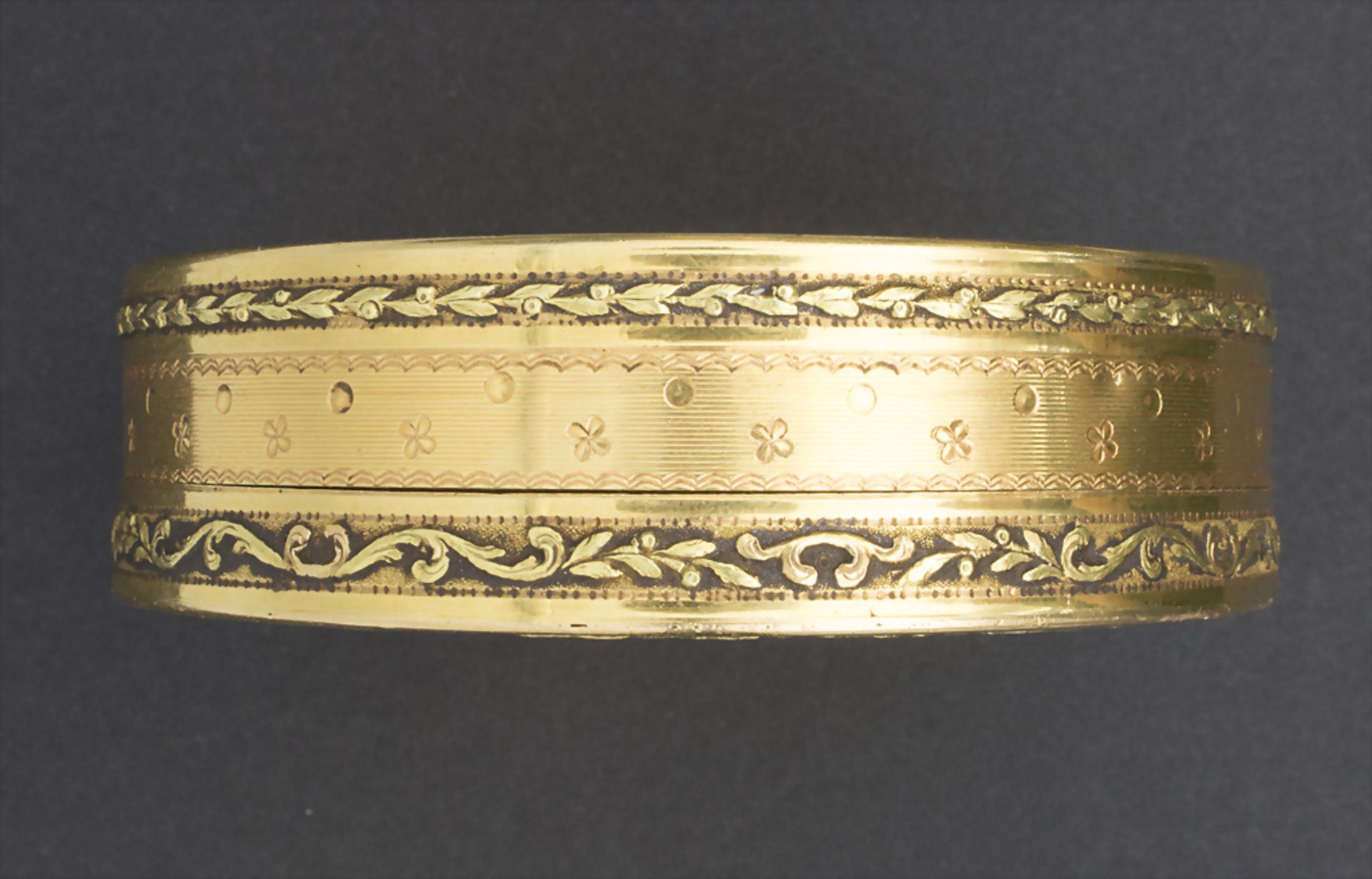 Tabatiere / A gold tobacco tin, Julien Josset, Paris, 1787 - Image 3 of 5