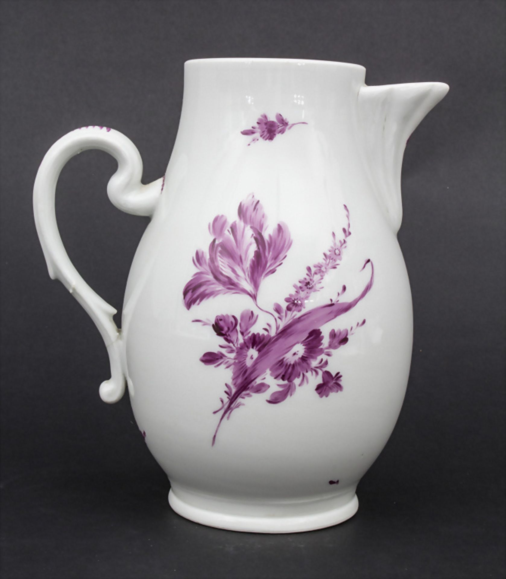 Kanne mit Blumen / A jug with Camaieu flowers, wohl Thüringen, um 1740 - Image 3 of 11