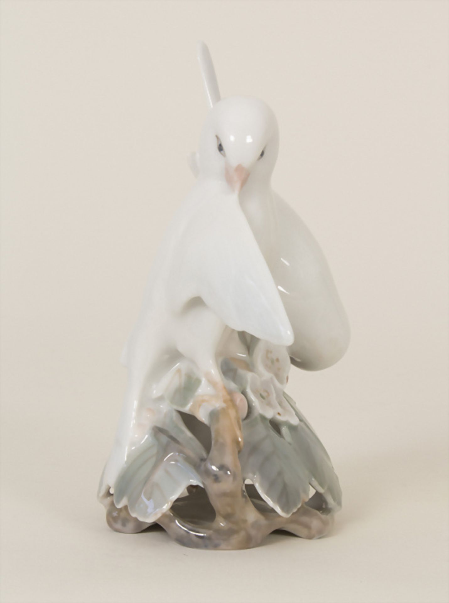 Turteltauben auf Kirschblütenzweig / A pair of doves, Royal Copenhagen, 1956 - Image 4 of 6