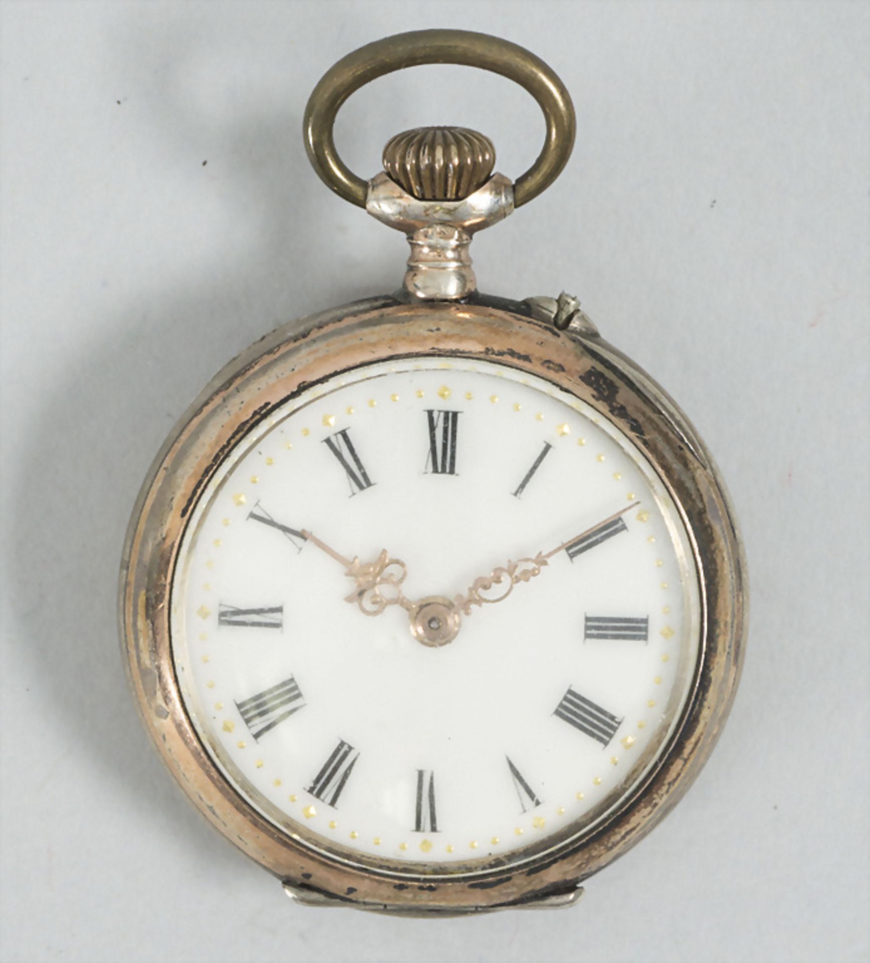 Taschenuhr mit Kette und Schlüssel / A silver pocket watch, Schweiz, um 1900
