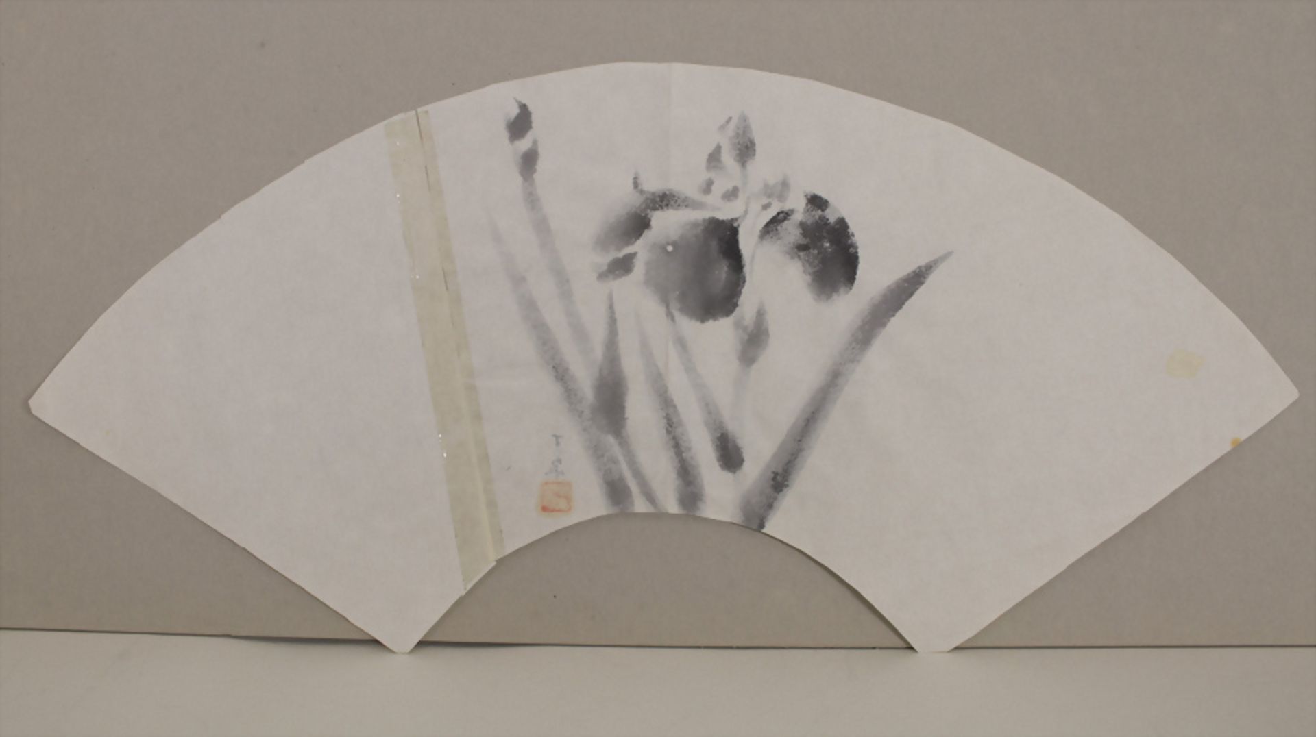 Fächerblatt mit Blumendekor / A Fan sheet with Flowers, Japan - Image 5 of 5