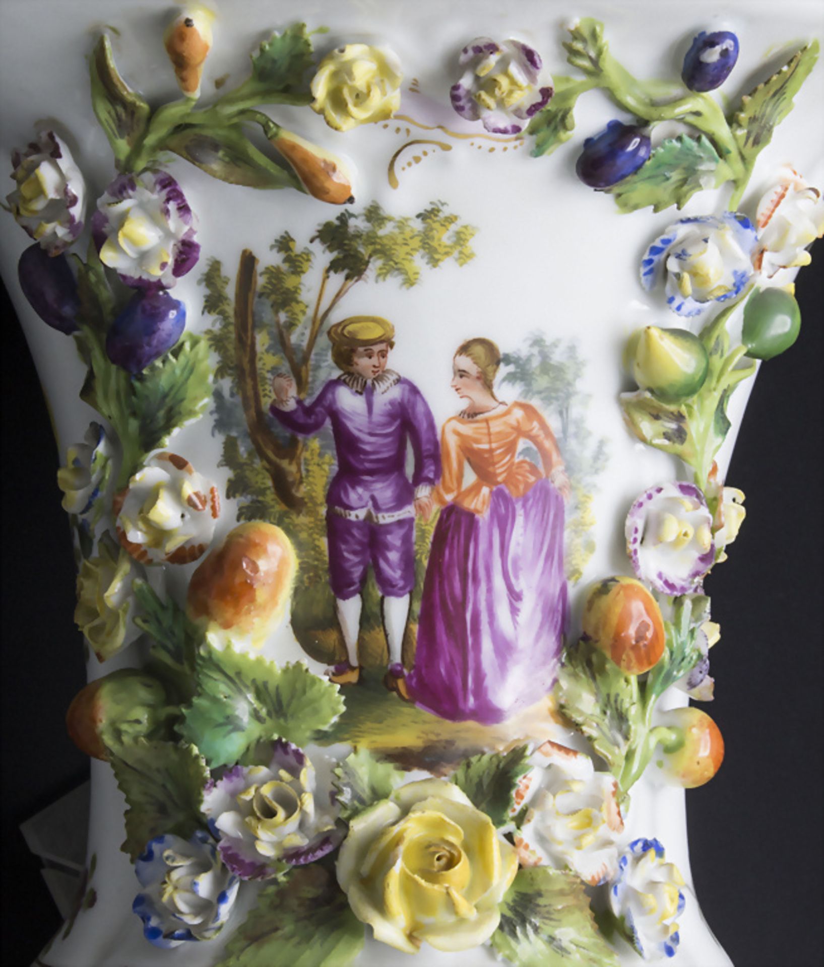 Paar Kratervasen mit galanten Szenen / A pair of urn vases with courting scenes, Carl Thieme, ... - Image 6 of 19