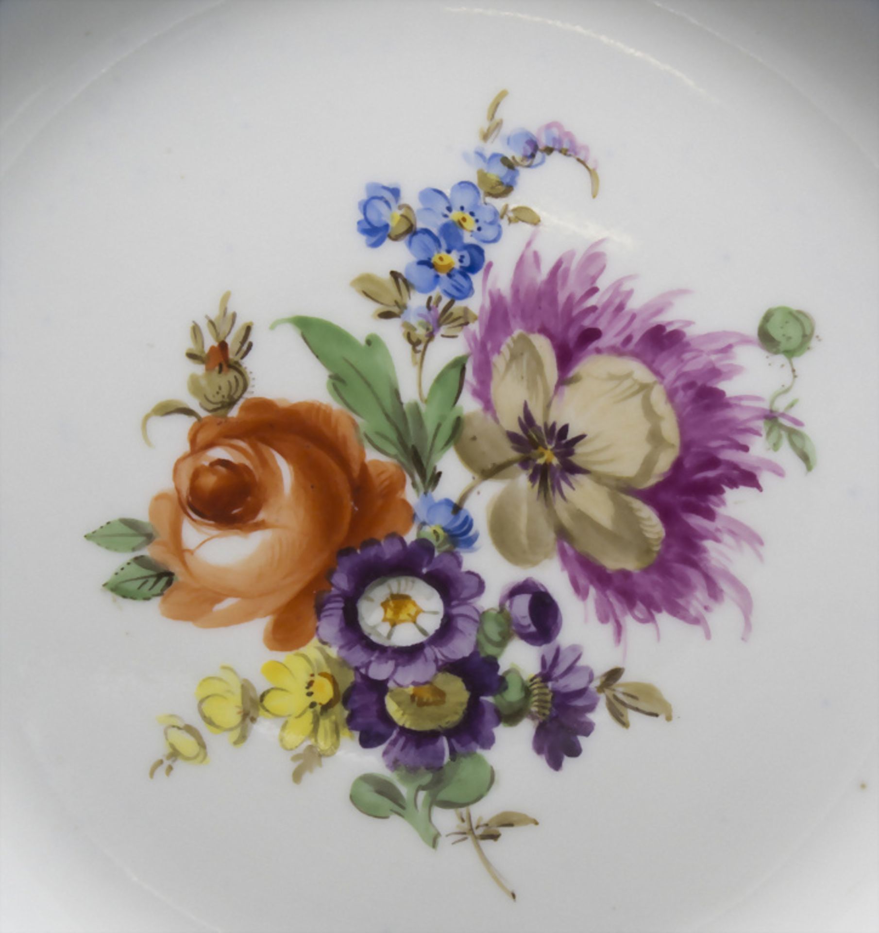 Prunkteller mit Blumenmalerei / A splendid plate with flowers, Meissen, 20. Jh. - Image 3 of 5