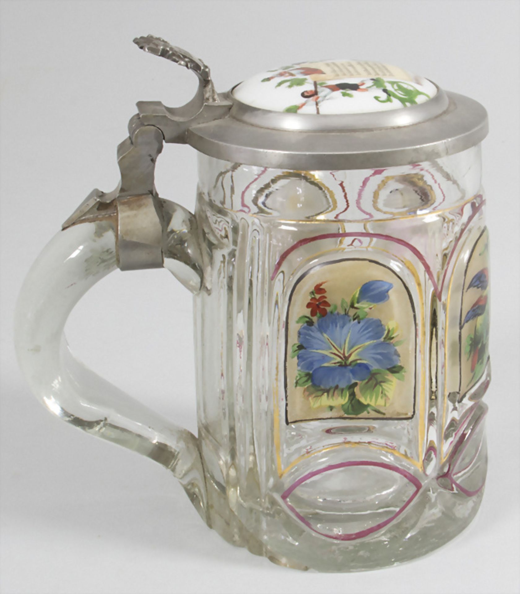 Glaskrug mit Figuren, Rosen und Vögeln / A glass jug with figures, birds and roses - Image 2 of 5