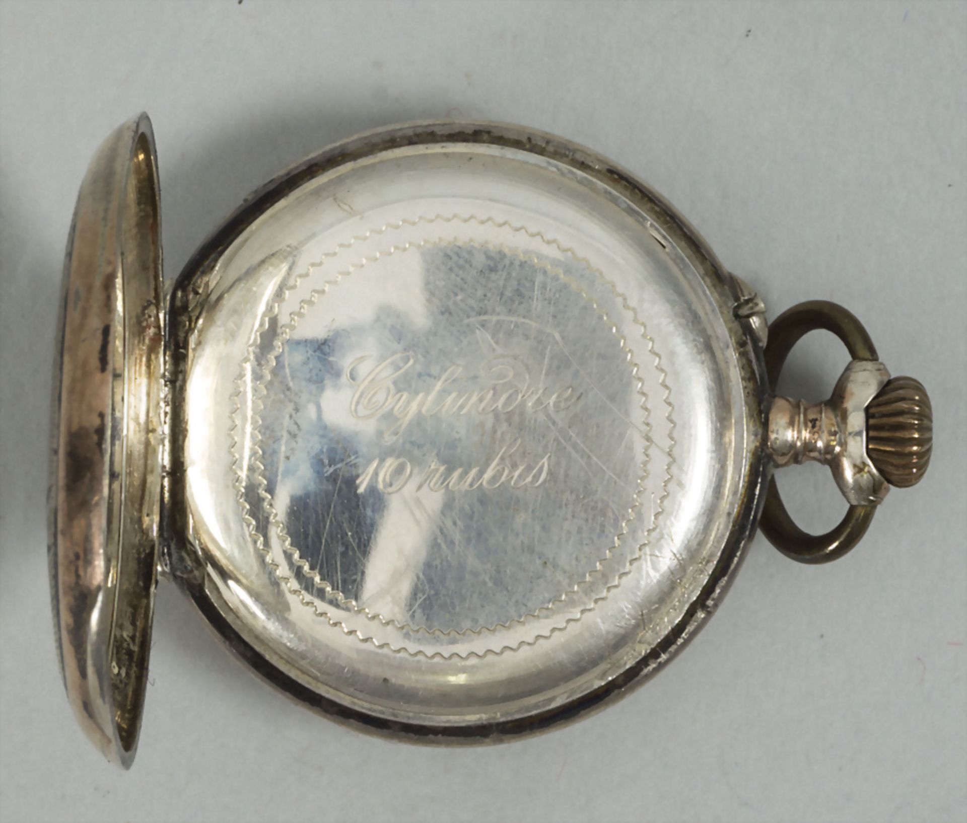 Taschenuhr mit Kette und Schlüssel / A silver pocket watch, Schweiz, um 1900 - Bild 4 aus 4