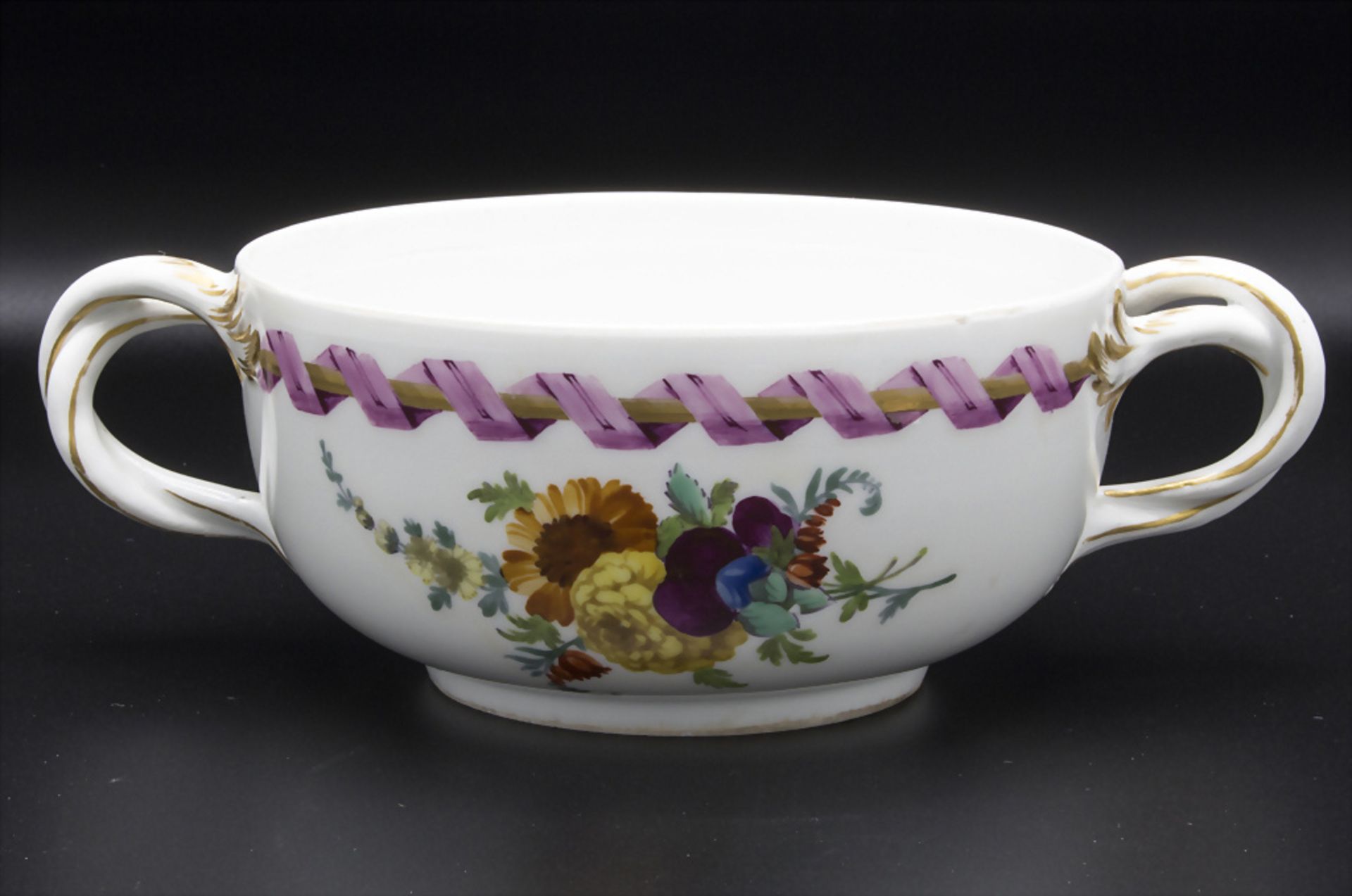 Henkelschale mit rosa Spiralband / A two handled bowl with pink spiral ribbon, Meissen, ... - Image 2 of 6