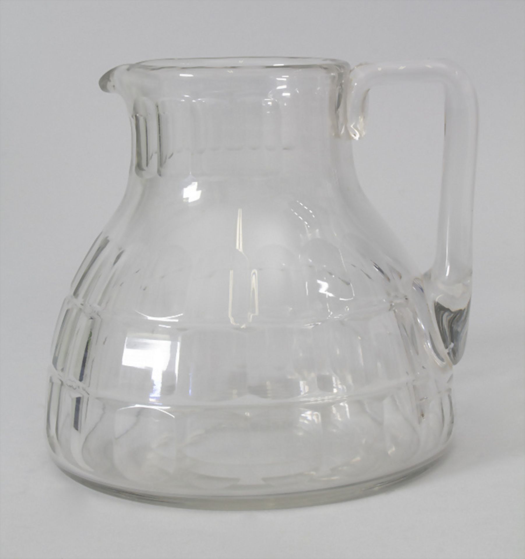 Jugendstil Glaskrug / An Art Nouveau glass jug, Baccarat, Frankreich, um 1900