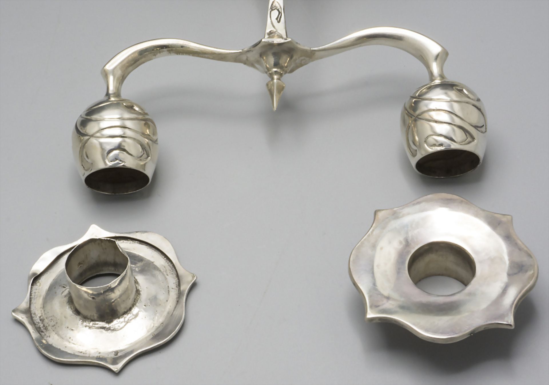 Paar Jugendstil Kerzenleuchter / A pair of Art Nouveau silver candlesticks, Paris, um 1900 - Image 3 of 4