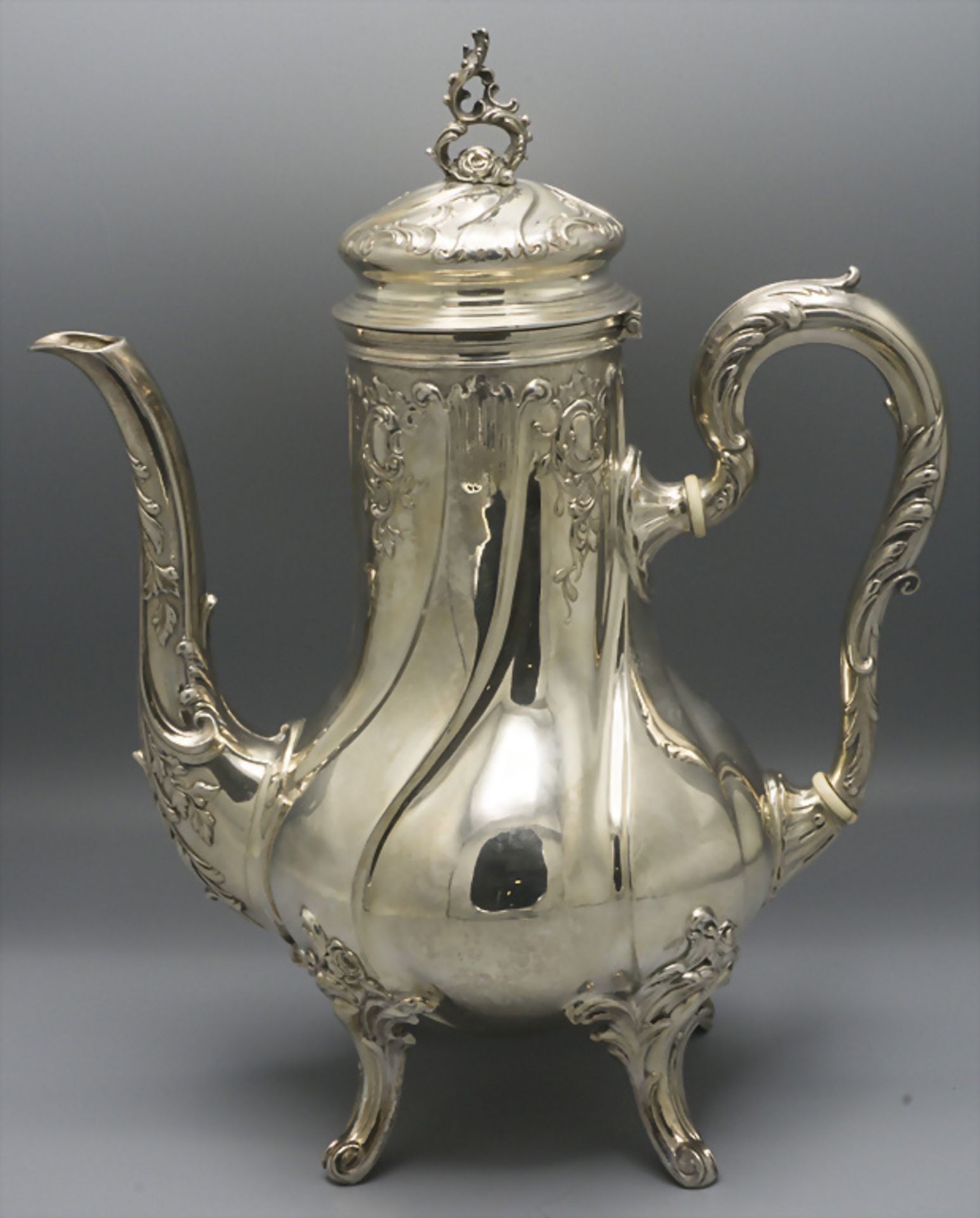 Kaffeekanne / A silver coffee pot, Jakob Grimminger, Schwäbisch Gmünd, um 1900