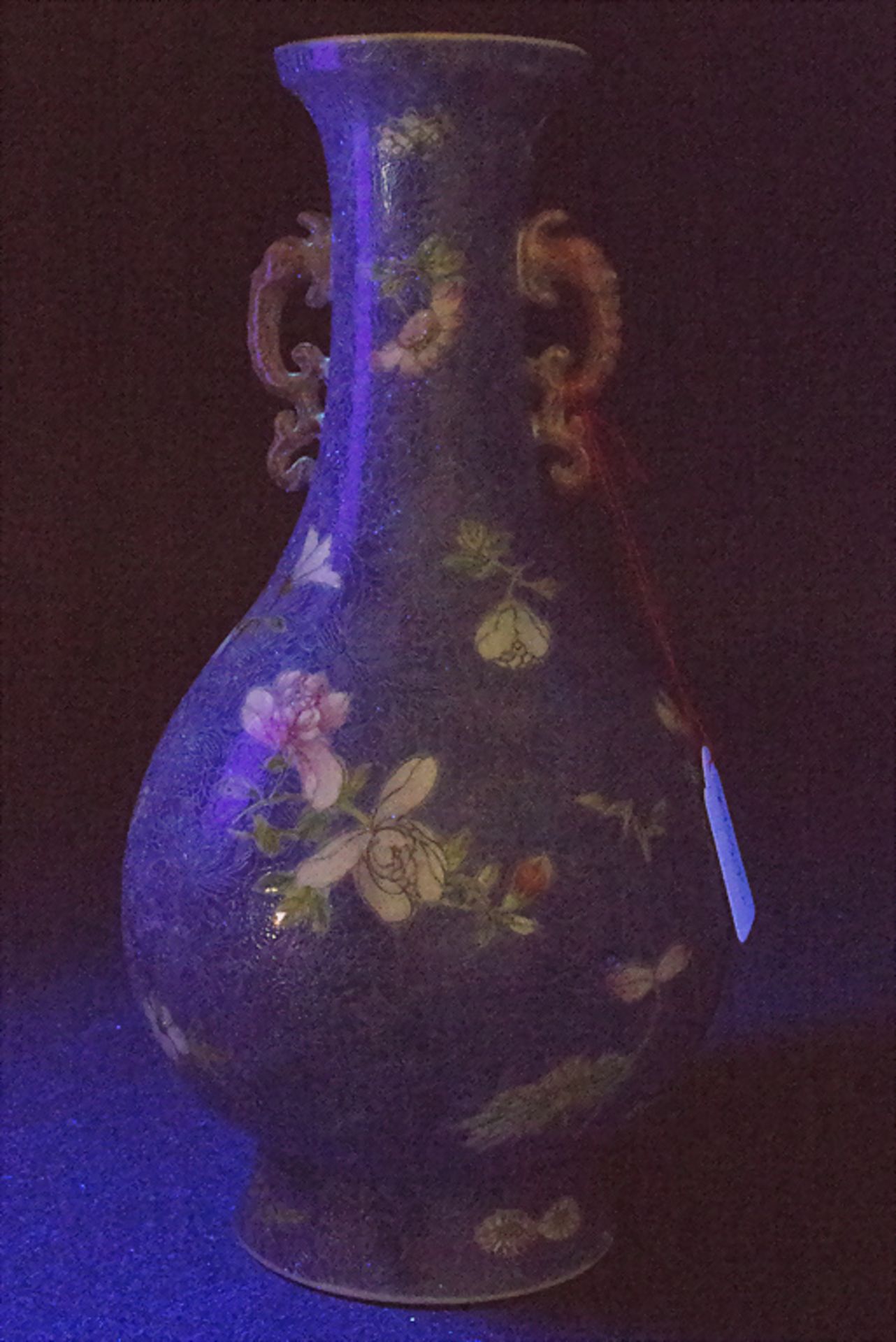 Seltene 'BLUE-GROUND'- Porzellan Ziervase / A rare Blue-Ground porcelain decorative vase, ... - Image 10 of 10