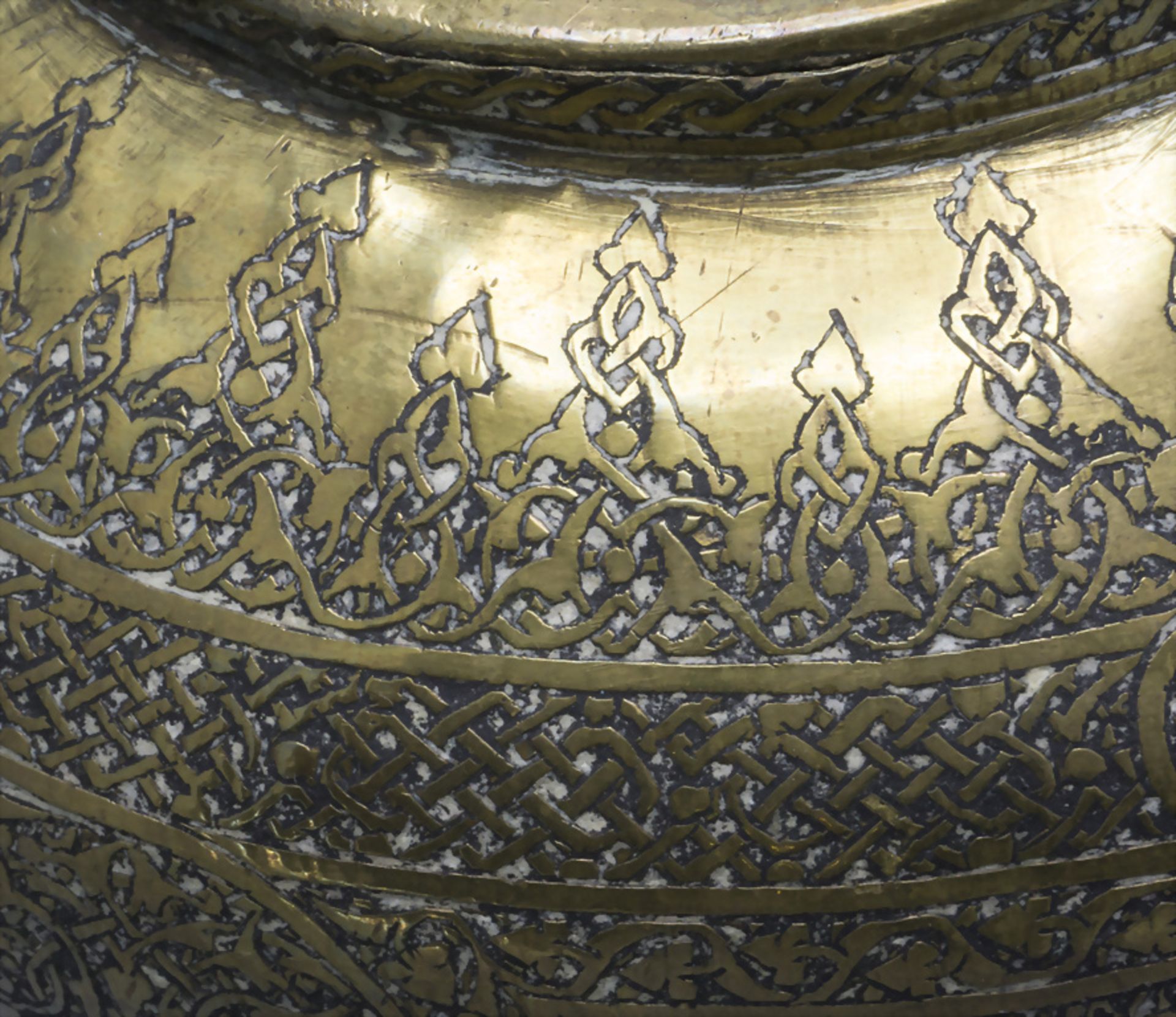 Henkelgefäß / A handled brass vessel, wohl Persien, 18./19. Jh. - Bild 6 aus 6