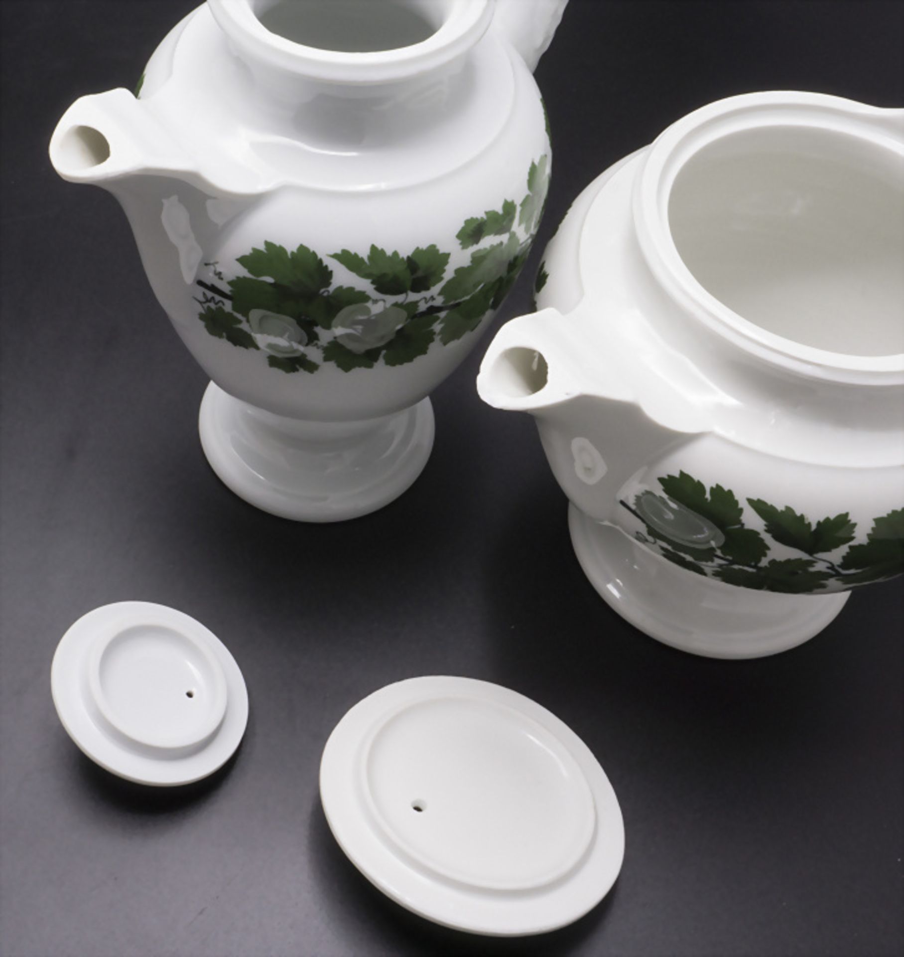 Lot 3 Teile Restservice Weinlaubdekor / 3 serving pieces with vine leaves, Meissen, 19. Jh. - Image 2 of 5