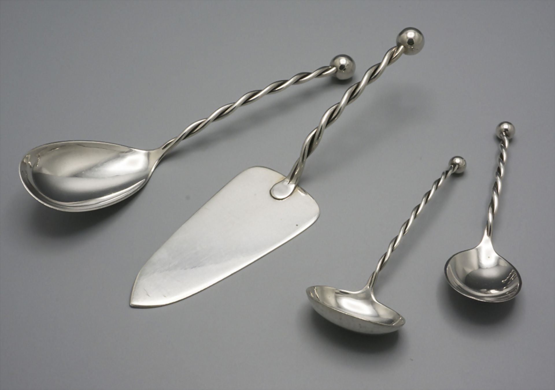 Vorlegebesteck 4tlg. / A 4-piece silver serving cutlery, Jakob Grimminger, Schwäbisch Gmünd, ...