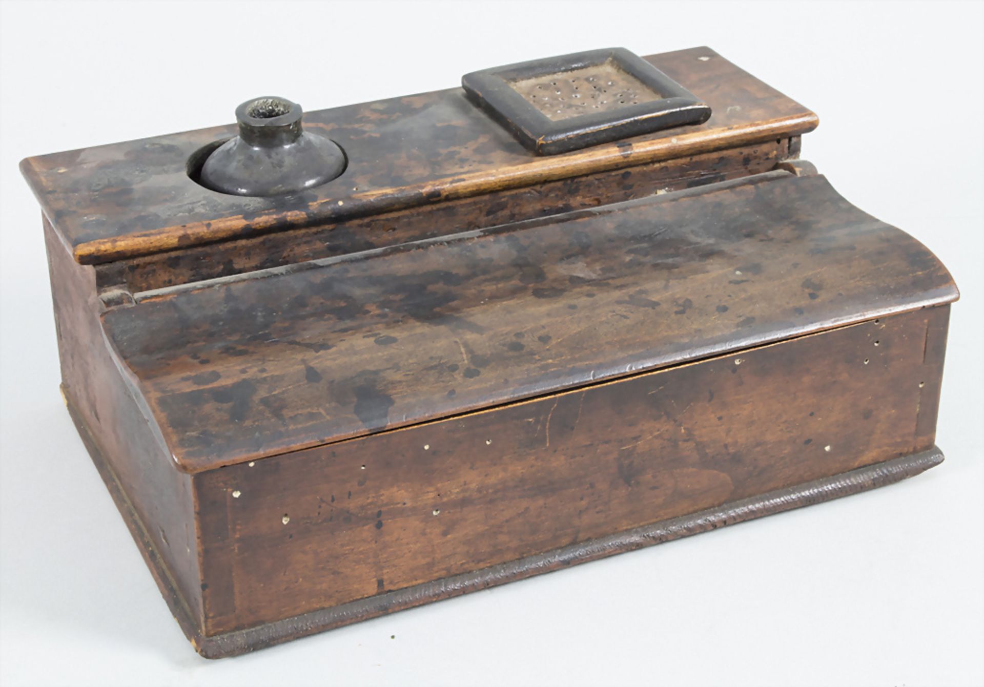Schreibzeug-Schatulle aus Holz / A box wood writing set, um 1890