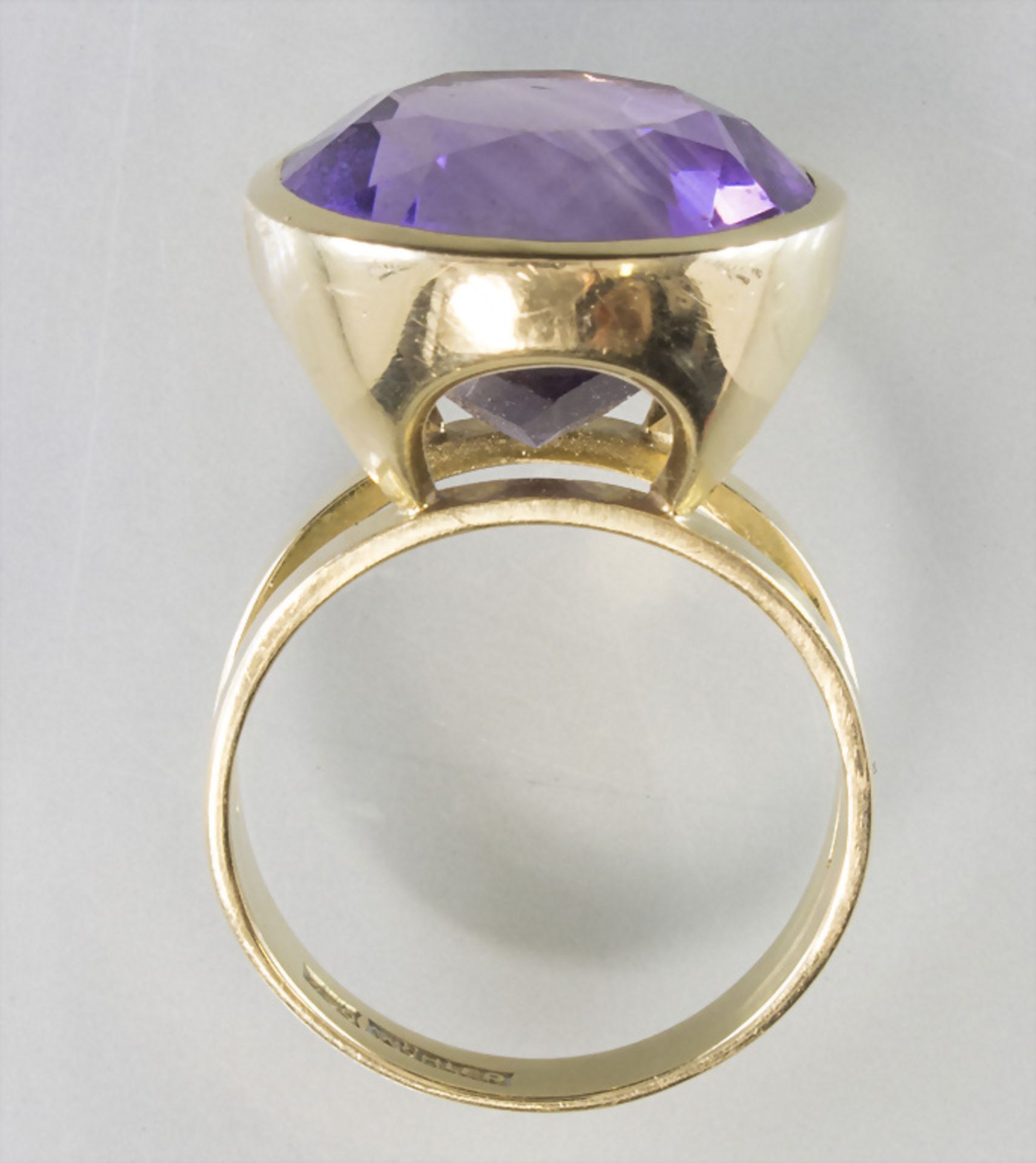 Damenring mit Amethyst / A ladies 18k gold ring with amethyst, Juwelier Wöhler, Mannheim, um 1990 - Bild 3 aus 4