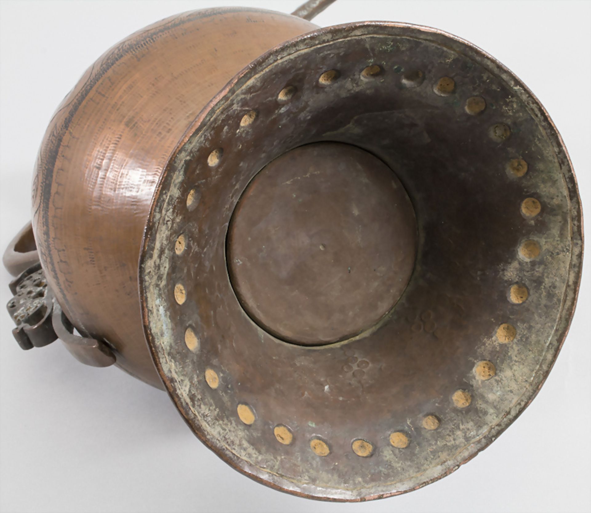 Große Deckelkanne / A large lidded copper jug, Orient, 19. Jh. - Bild 7 aus 8