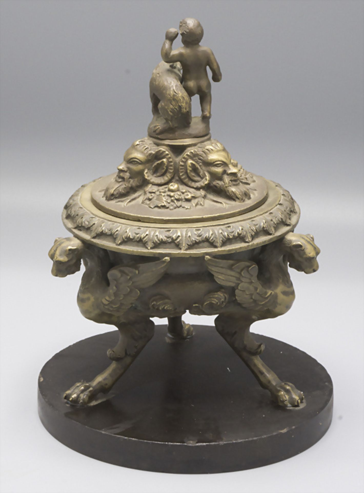 Tintenzeug Bronze / A bronze inkwell, um 1880 - Bild 2 aus 3