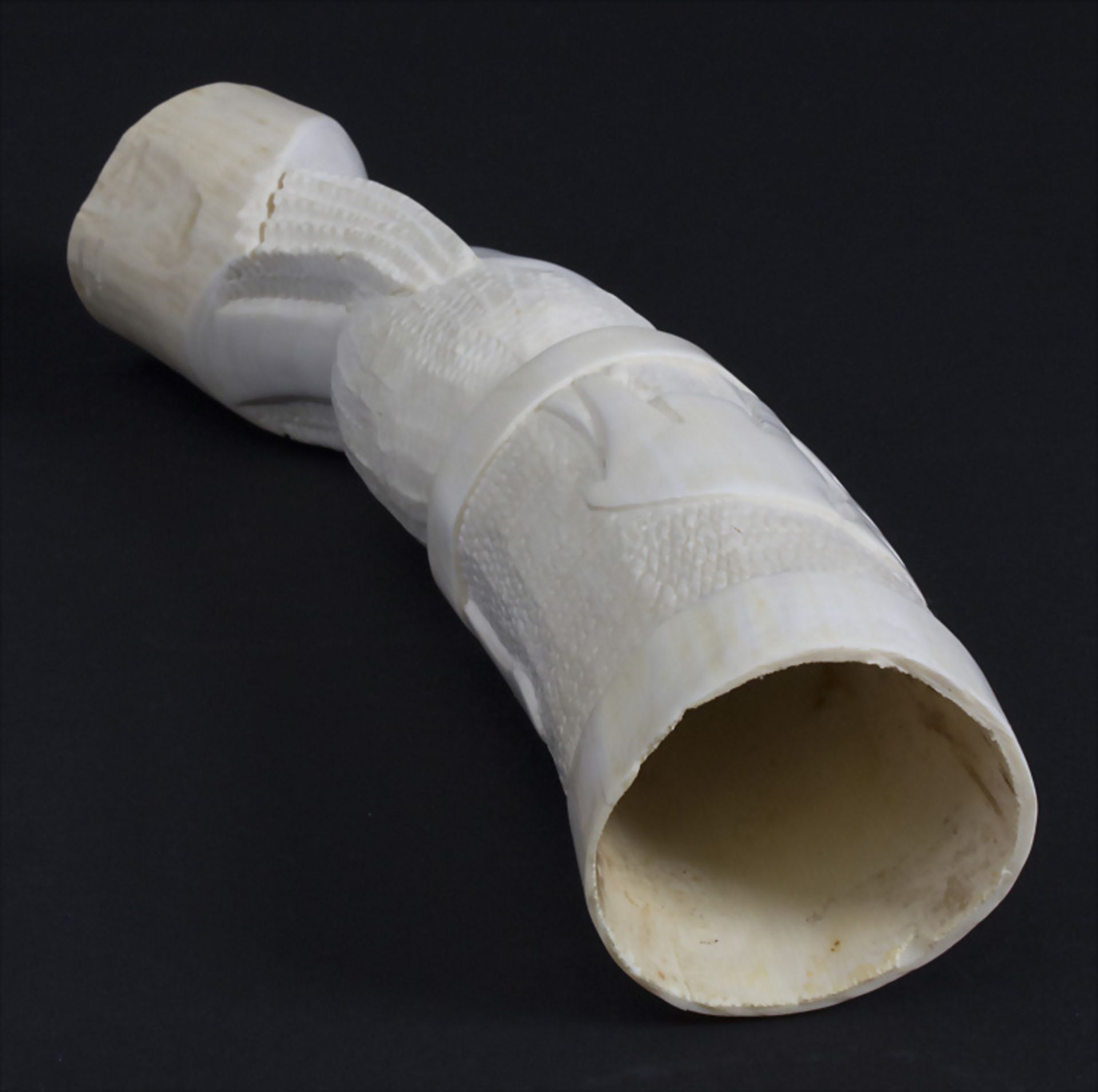 Elfenbein mit geschnitztem Frauengesicht / Ivory with carved woman's face, Tansania, um 1920 - Bild 4 aus 4