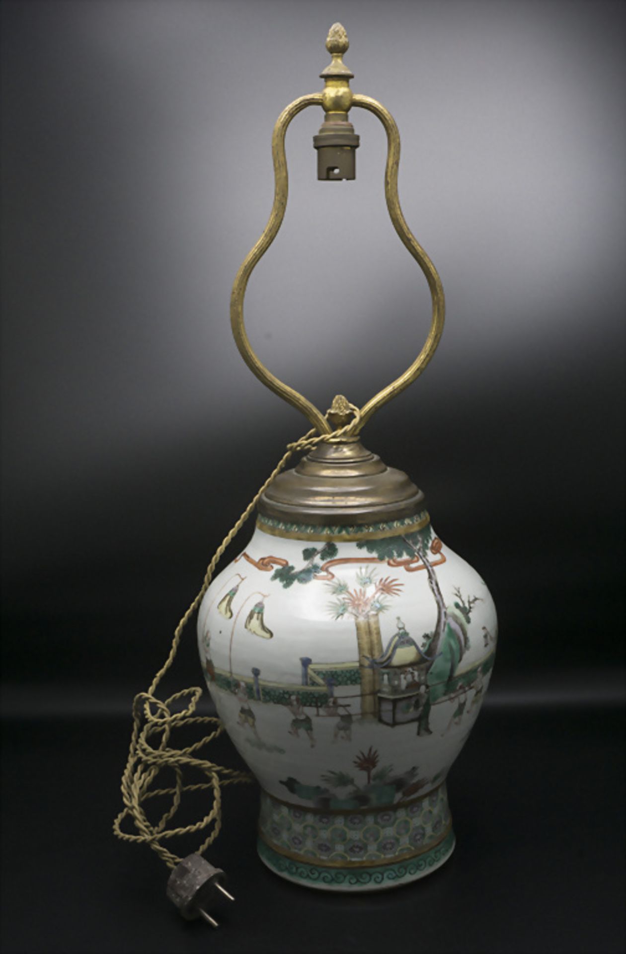 Ziervase, bzw. Lampenfuß / A decorative porcelain vase or lamp base, China, Qing-Dynastie ...