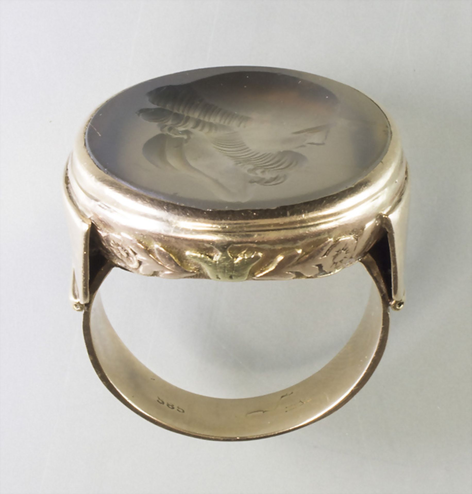 Ein Empire Siegelring mit Gemme / An Empire signet gold ring with gem, Frankreich, um 1810 - Bild 3 aus 4