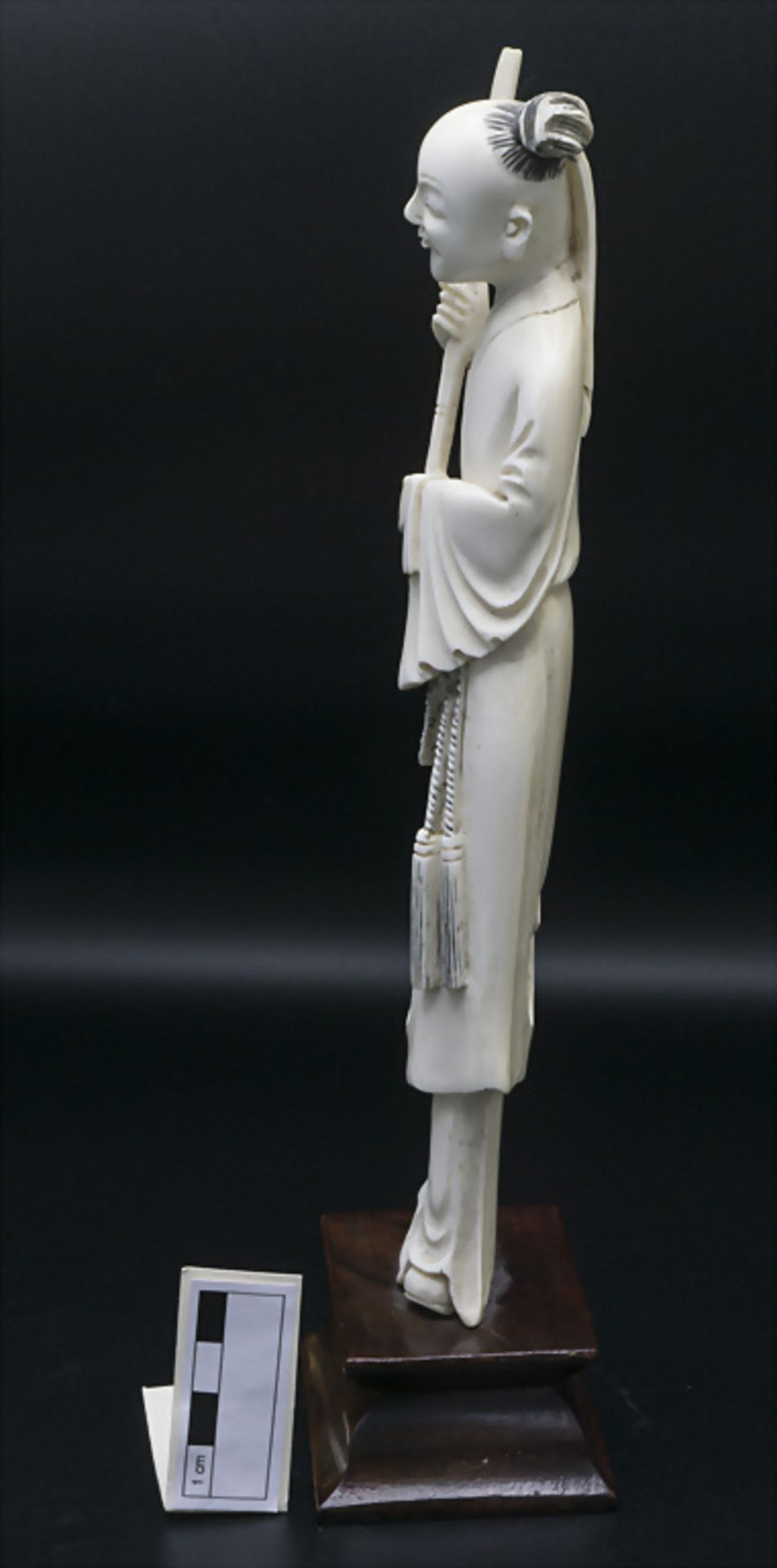 Flötenspieler / An ivory flute player, China, späte Qing-Dynastie (1644-1911) - Bild 2 aus 5