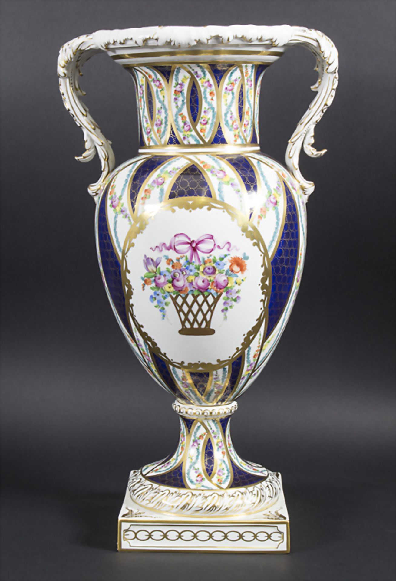 Amphorenvase / An amphora vase, Carl Thieme, Potschappel / Dresden, 20. Jh. - Image 3 of 10