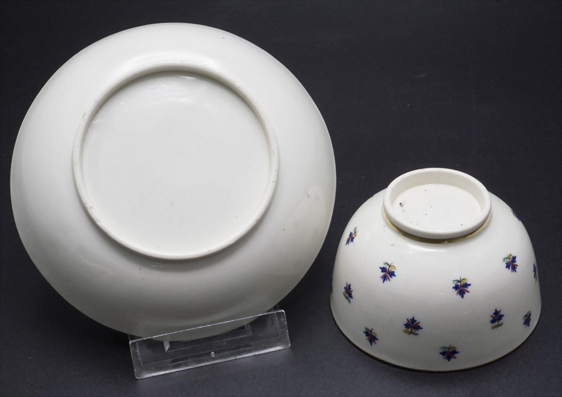 Creamware Koppchen und UT / A creamware tea bowl and saucer, Leeds, Yorkshire, um 1800 - Image 2 of 2