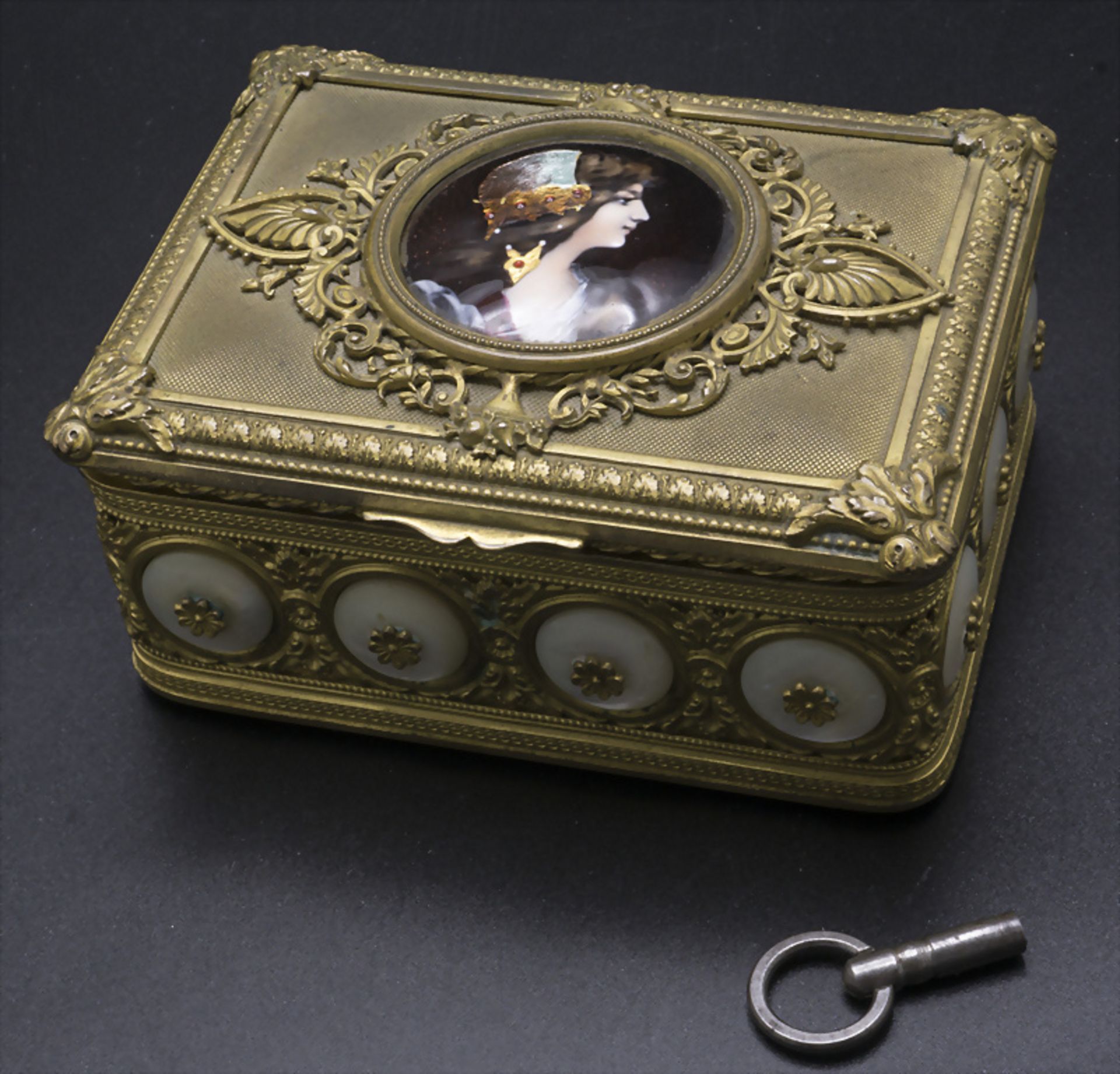 Musikdose / A music box, Frankreich, um 1900