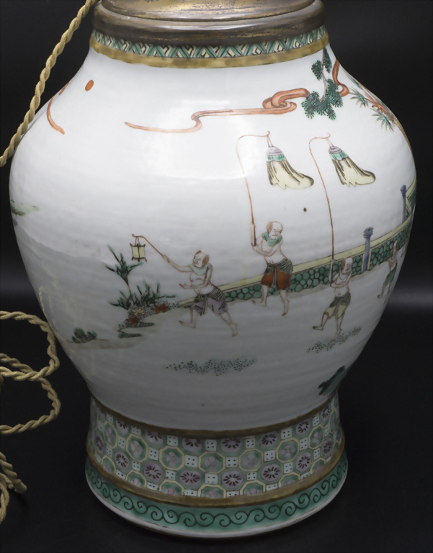 Ziervase, bzw. Lampenfuß / A decorative porcelain vase or lamp base, China, Qing-Dynastie ... - Bild 6 aus 6