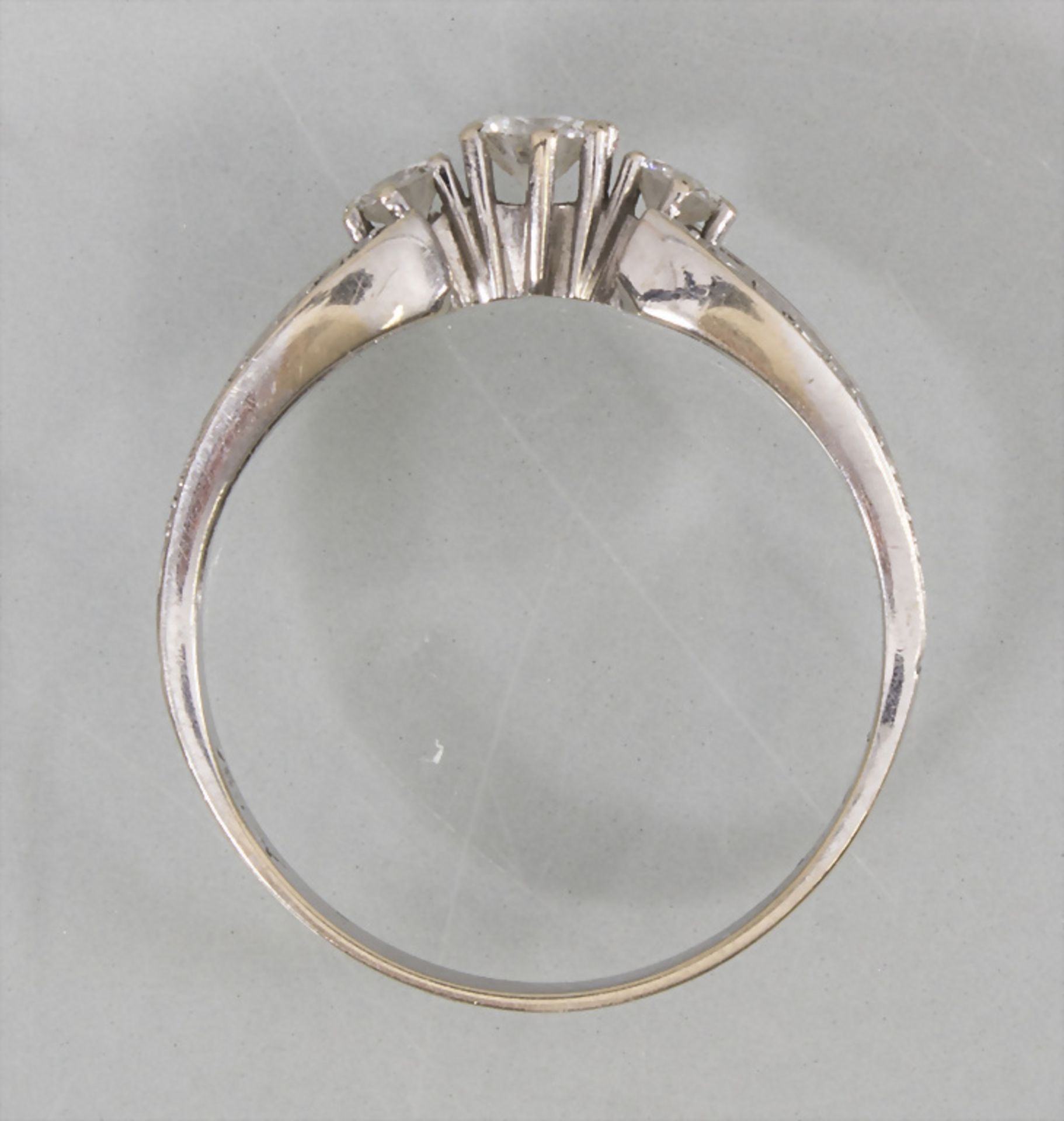 Art Déco Damenring in Weißgold mit Diamanten / An Art Deco ladies 18k gold ring with diamonds - Bild 3 aus 4
