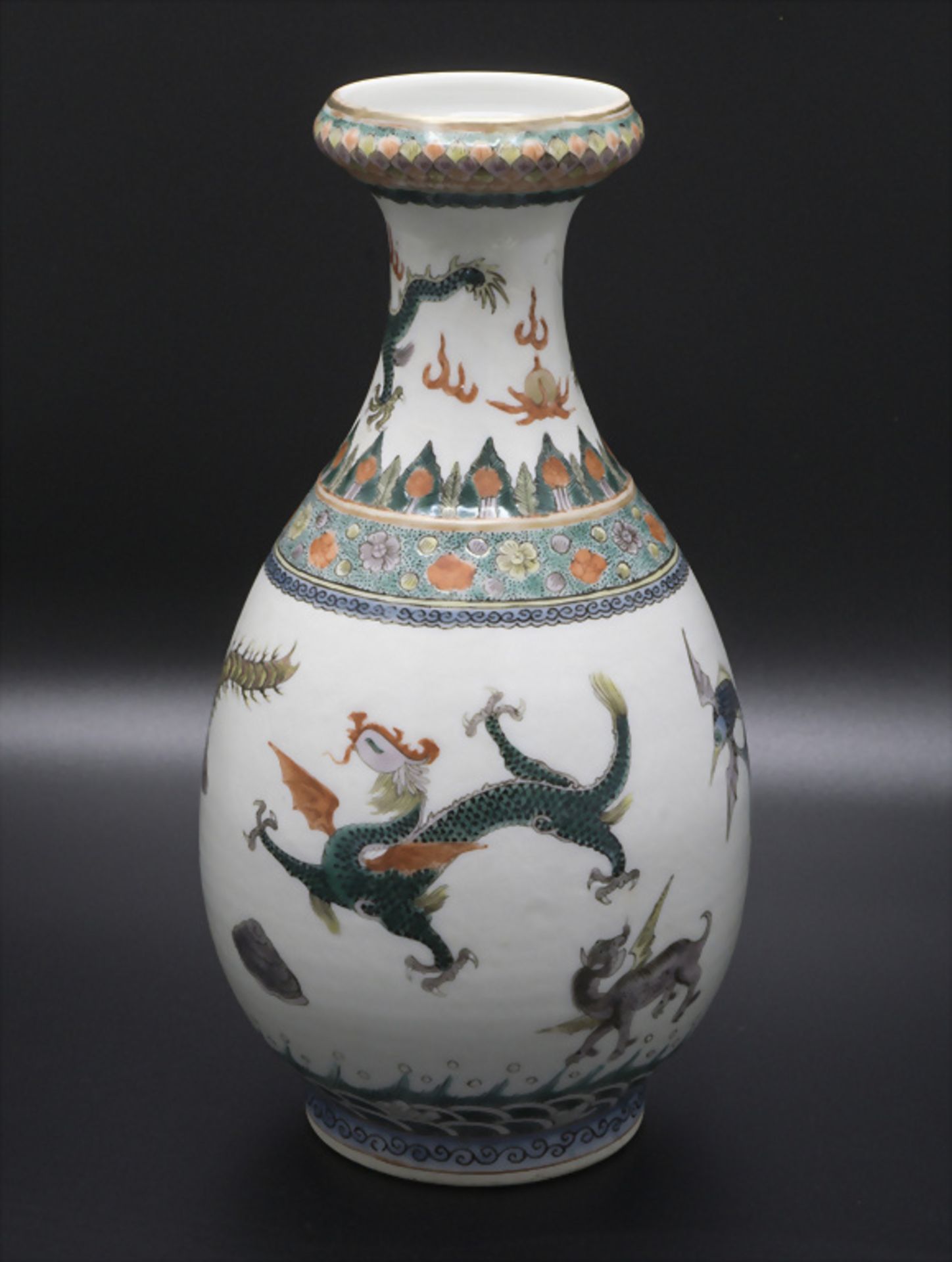 Sehr seltene 'SCRAFFITO' Porzellan Ziervase / A very rare 'Scraffito' decorative porcelain ...