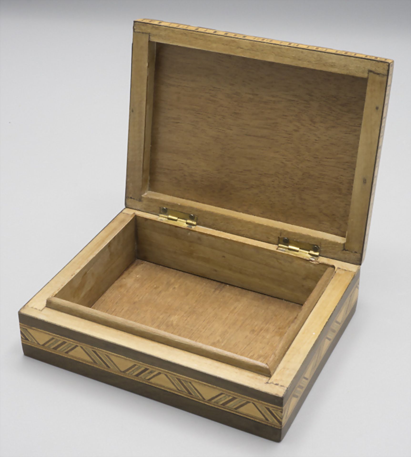 Zigarrenbox aus Holz / A wodden cigar box, 2. Hälfte 19. Jh. - Image 4 of 4
