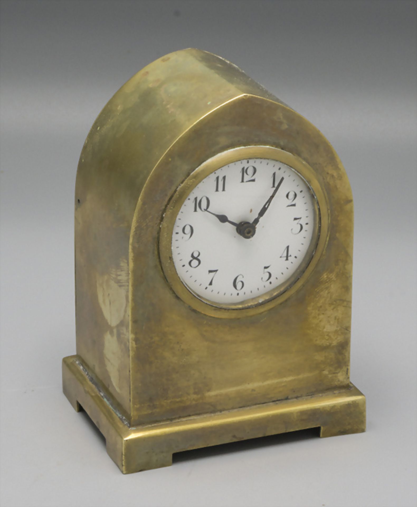 Schreibtischuhr / A brass table clock, Hamburg-Amerikanische Uhrenfabrik Württemberg, um 1910