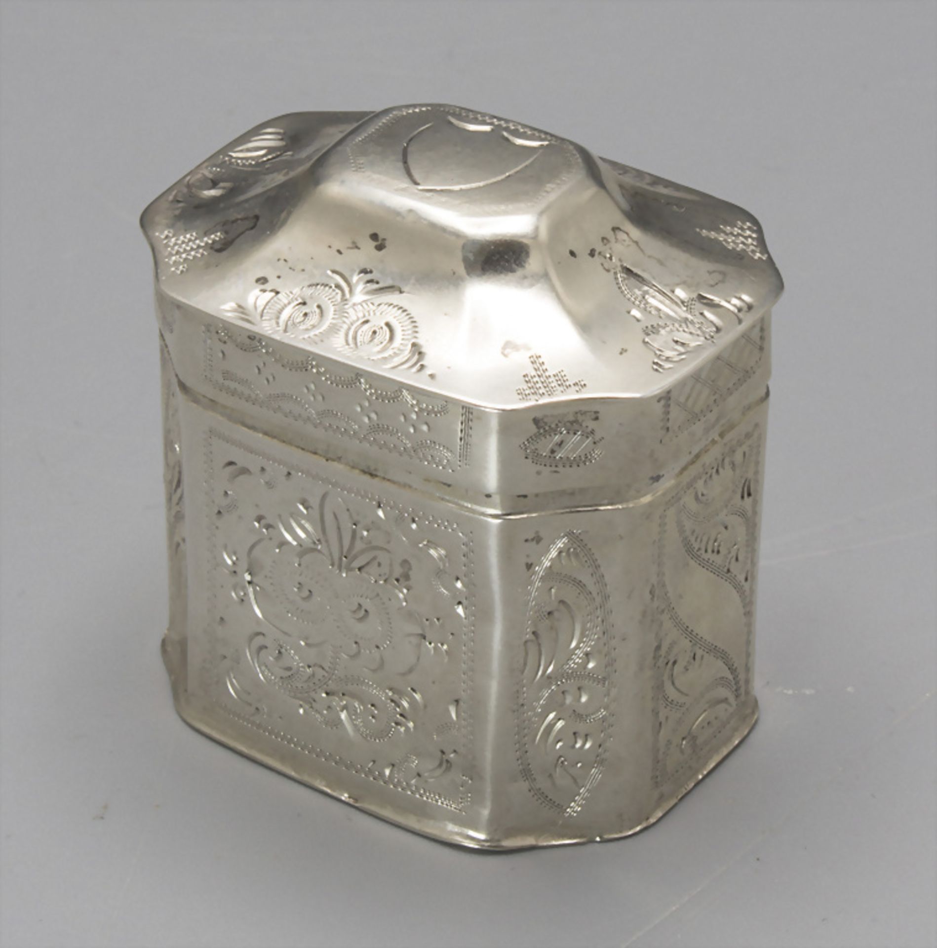 Tabatiere / Schnupftabakdose / A silver snuff box, Niederlande / Nederland, um 1833