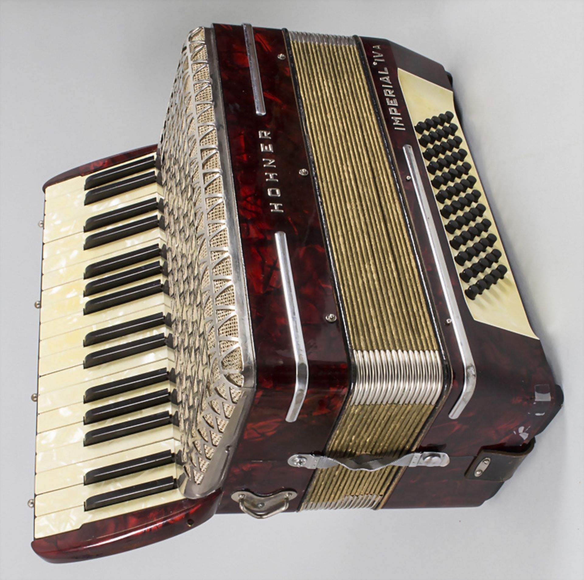 Akkordeon 'Imperial IV A' / An accordion 'Imperial IV A', Hohner - Bild 2 aus 6