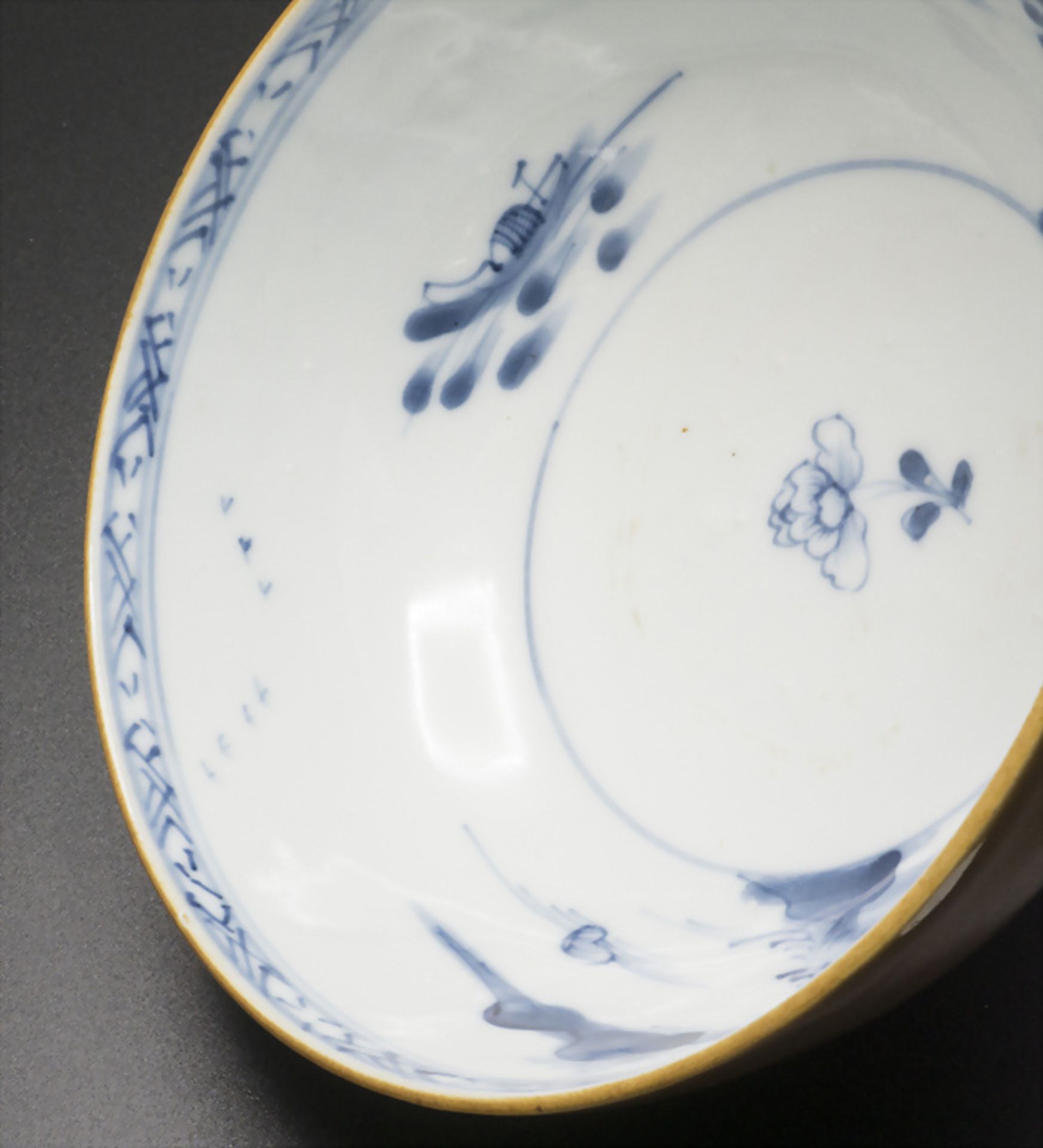 Kumme / A porcelain bowl, China, Qing-Dynastie (1644-1911), Kangxi-Periode (1662-1722) - Bild 5 aus 7