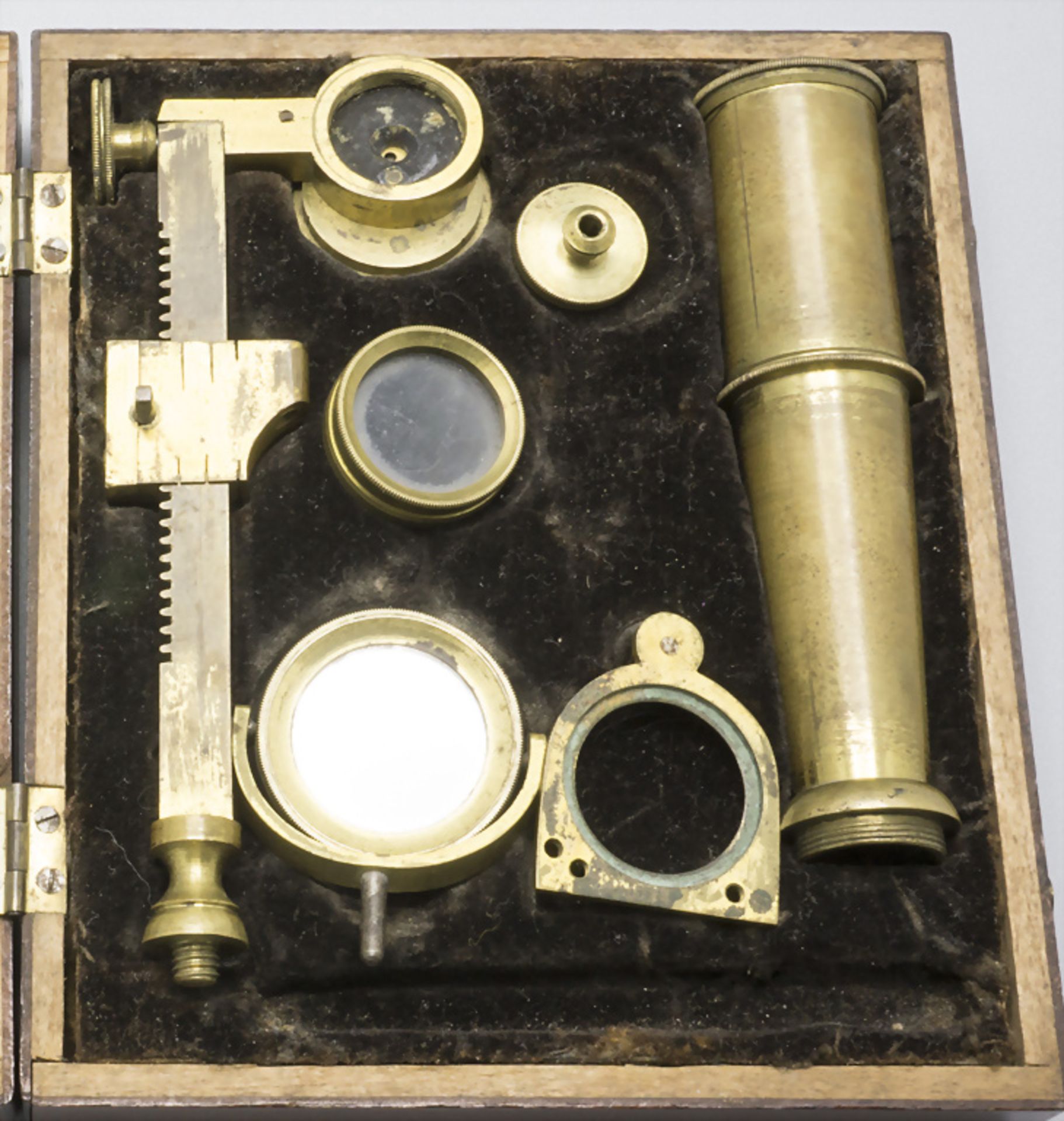 Reisemikroskop / A travel microscope set
