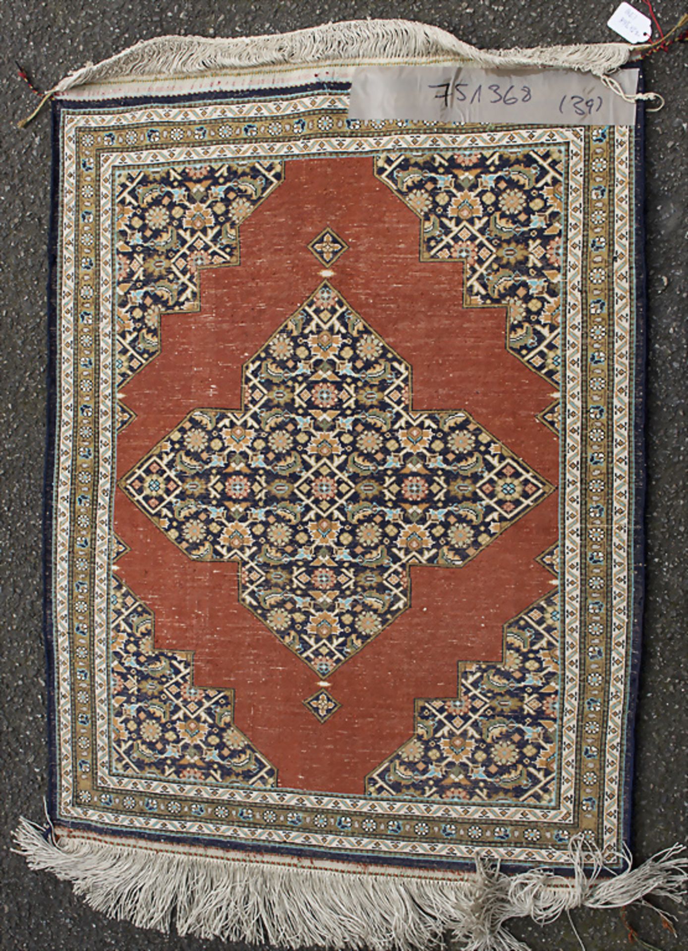 Seidenwandteppich / A silk wall carpet - Image 3 of 3