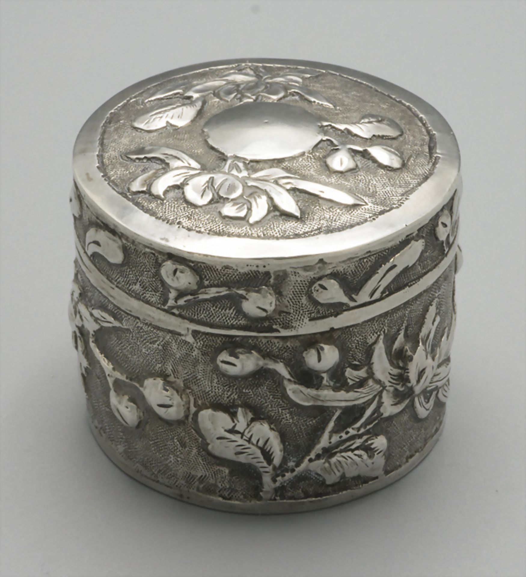 Kleine Dose / A small silver box, China, um 1900 - Image 2 of 8