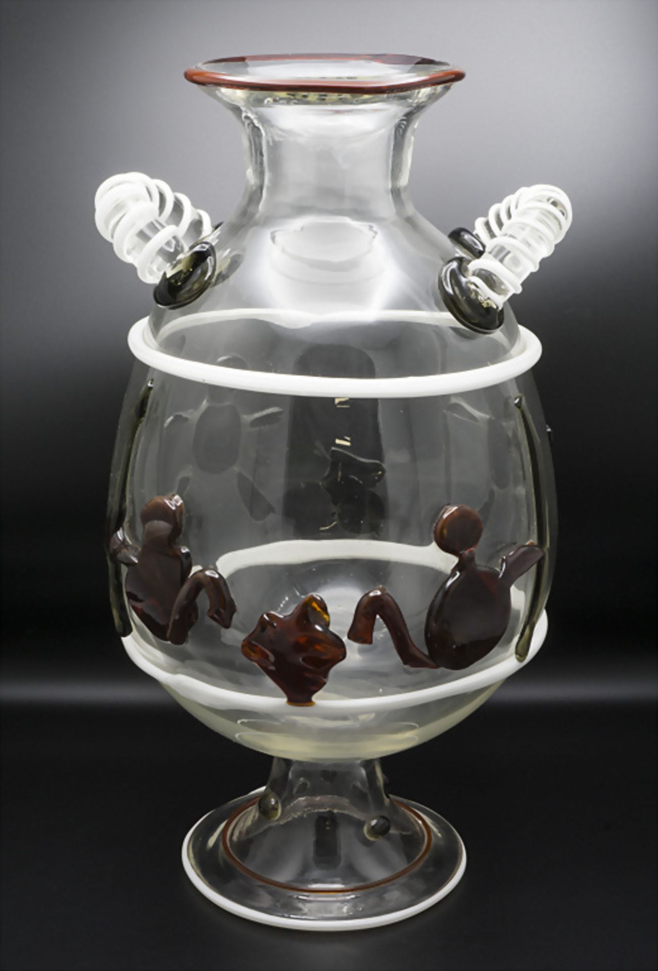 Große Glasziervase 'Stierkampf' / A large decorative glass vase 'bullfight', Murano, wohl ...