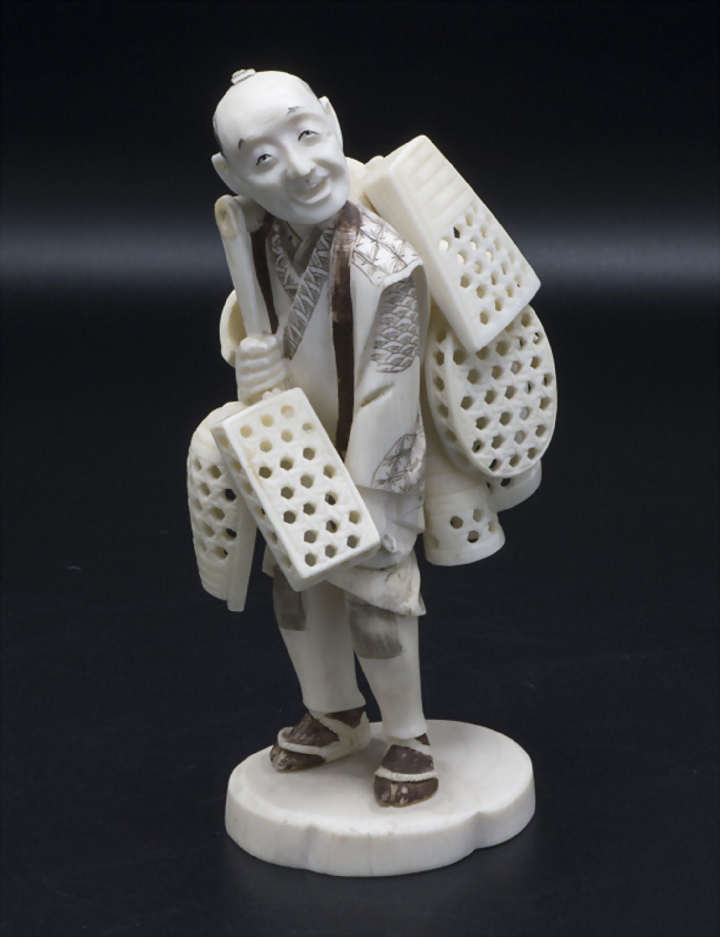 Elfenbein Korbverkäufer / An ivory basket seller, Japan, Meiji-Periode