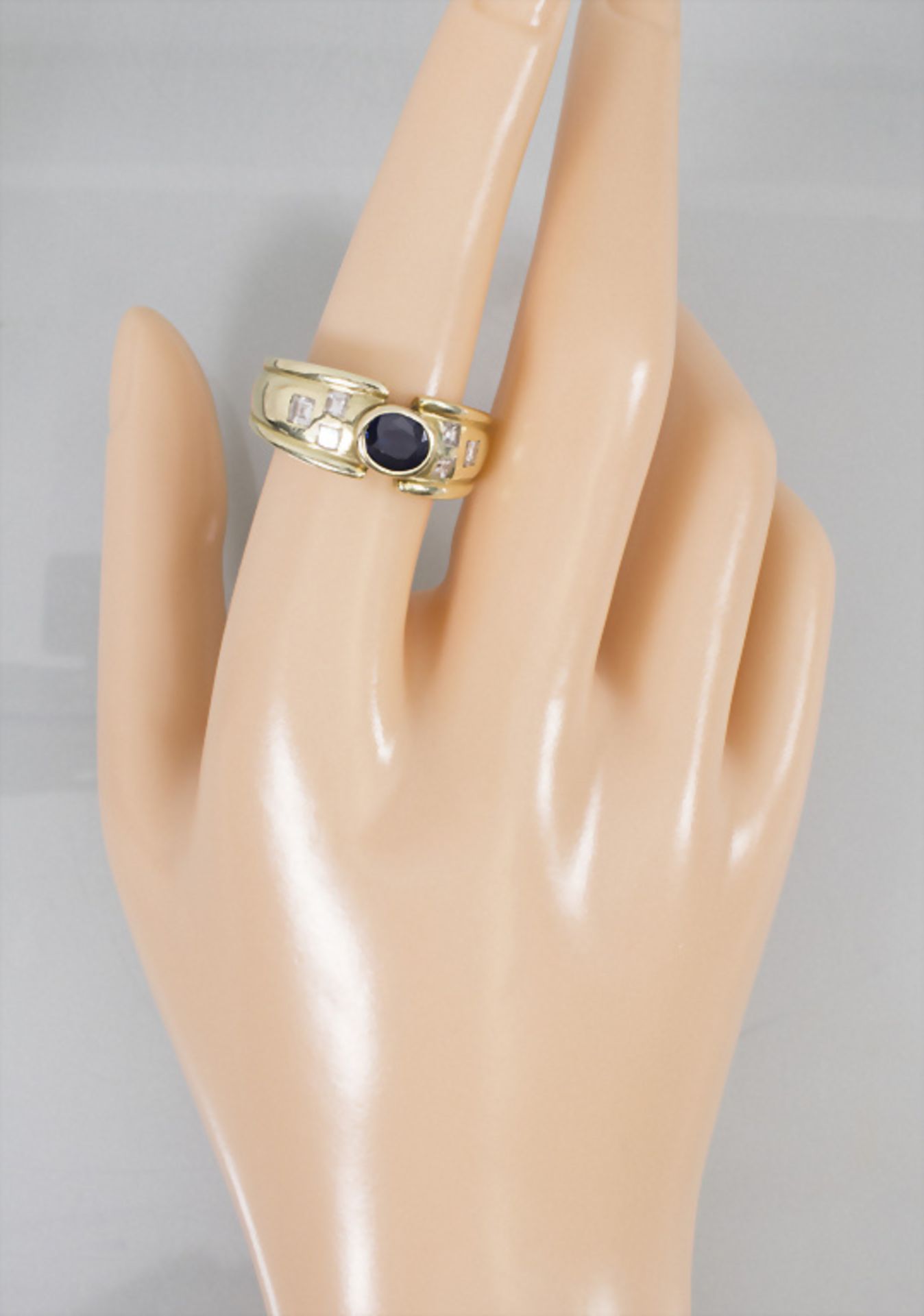 Damenring mit Saphir und Diamanten / A ladies 14k gold ring with sapphire and diamonds - Bild 5 aus 6