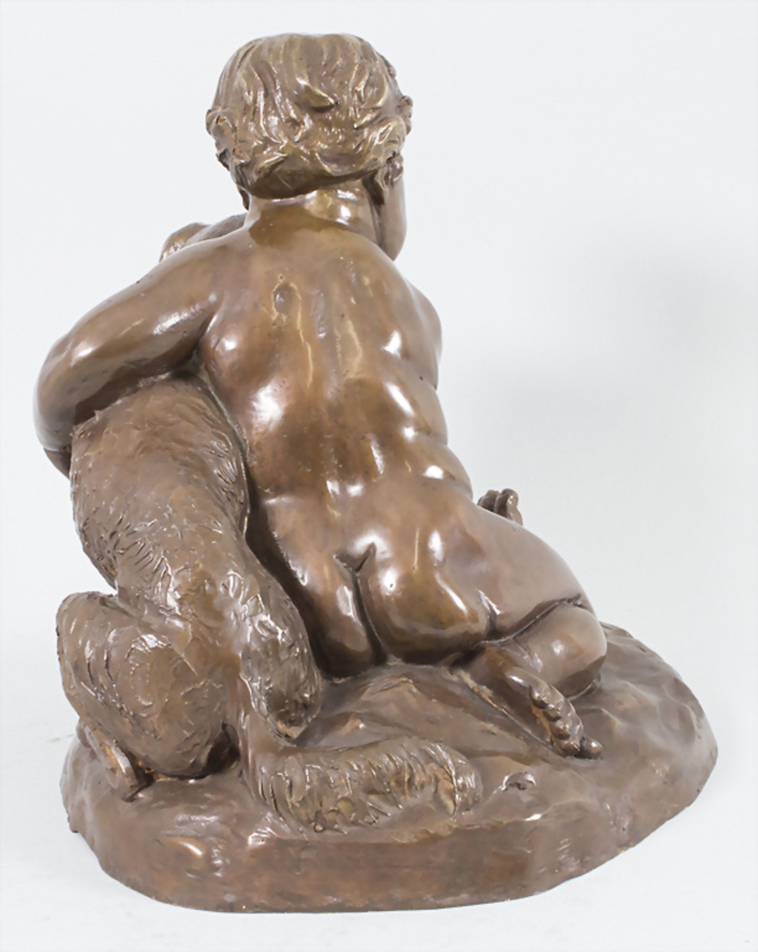 Bronze Figurengruppe Putto mit Setter und Frosch / A figural bronze group of a cherub with a ... - Bild 3 aus 6