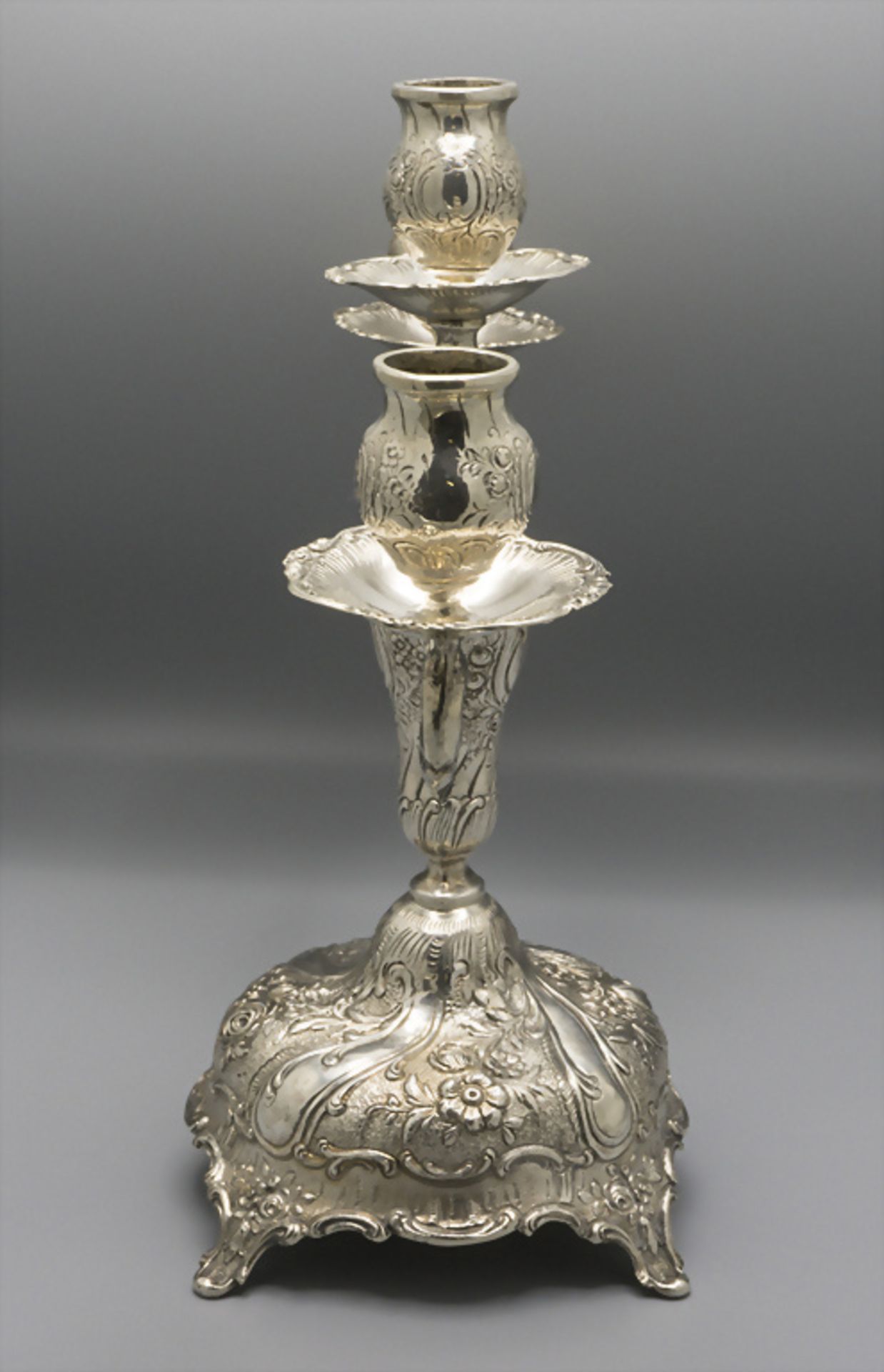 Dreiarmiger Kerzenleuchter / A silver candleholder, deutsch, 20. Jh. - Image 4 of 8