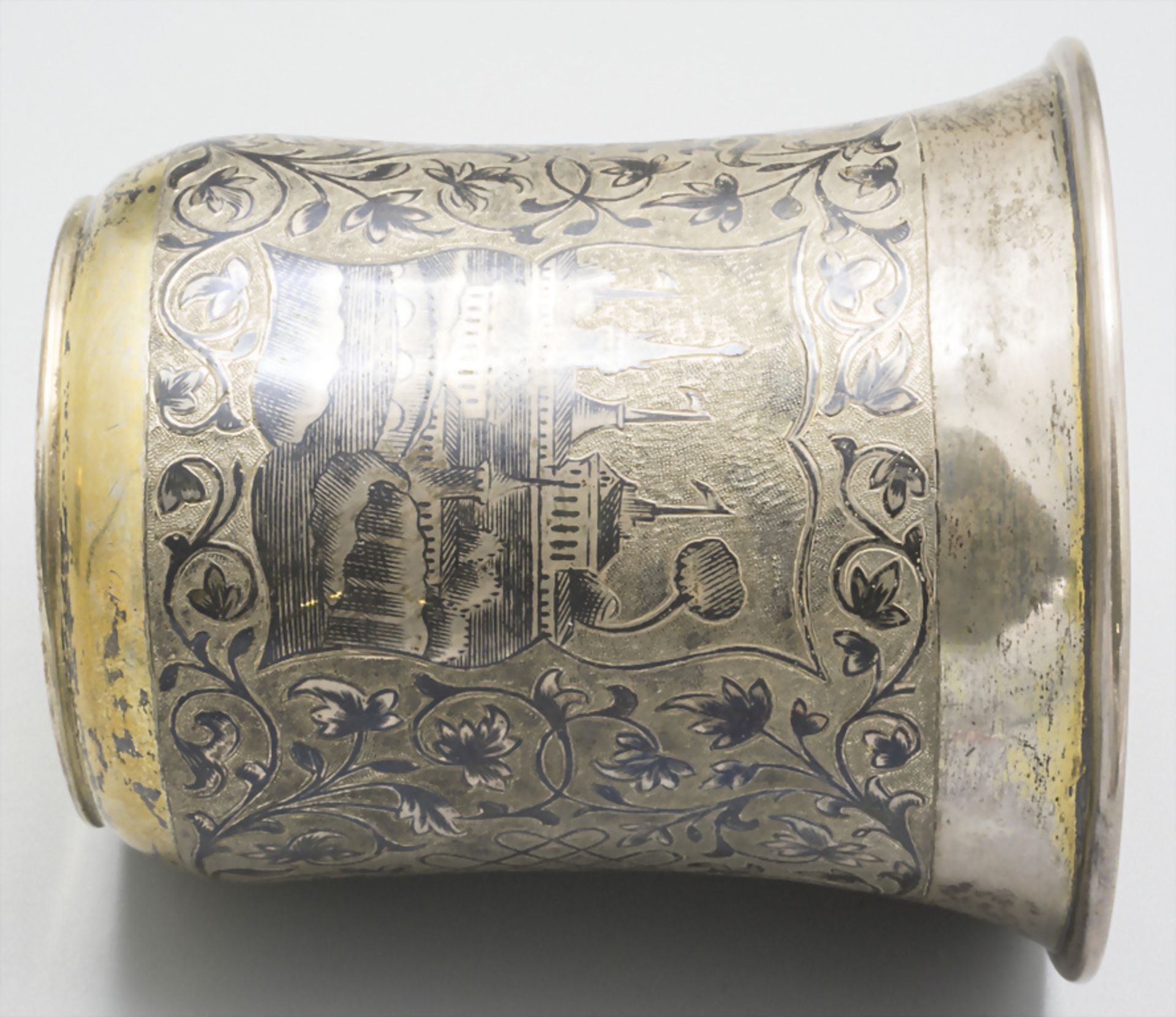 Becher auf Presentoir / A silver beaker and plate, Moskau / Moscow, 1821-1856 - Image 8 of 10